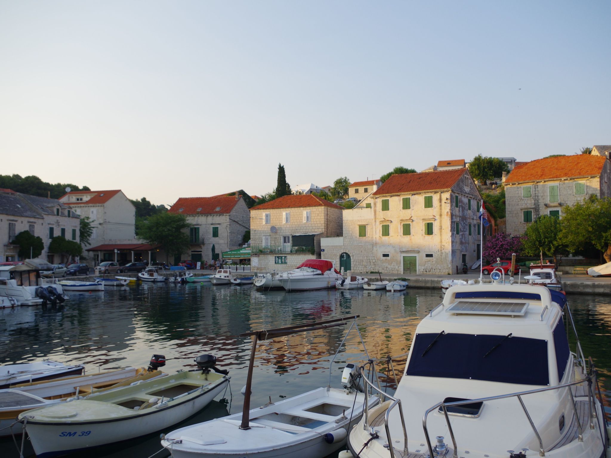 Schönes Ferienhaus mit privatem Pool-Binnen