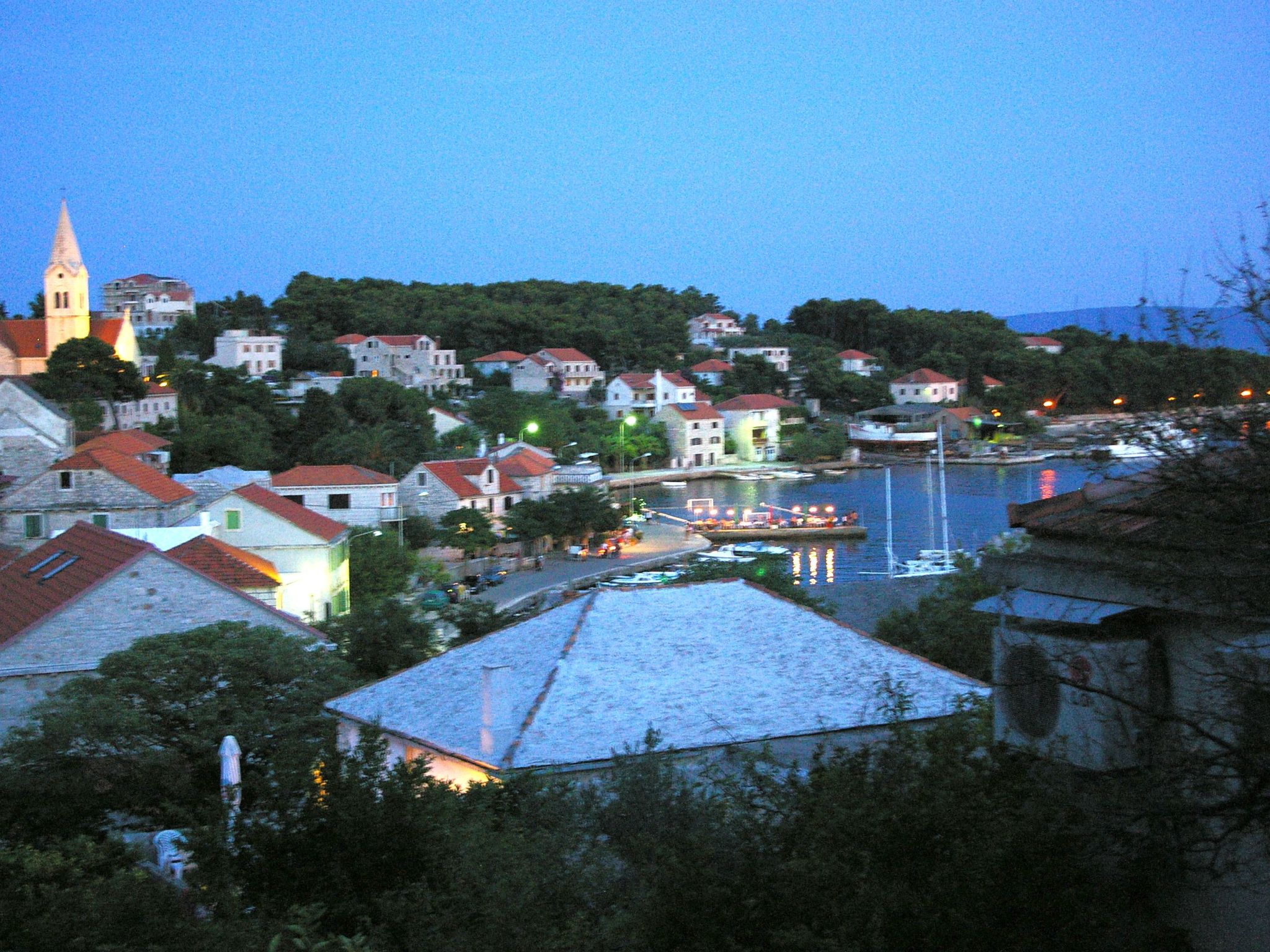 Schönes Ferienhaus mit privatem Pool-Binnen