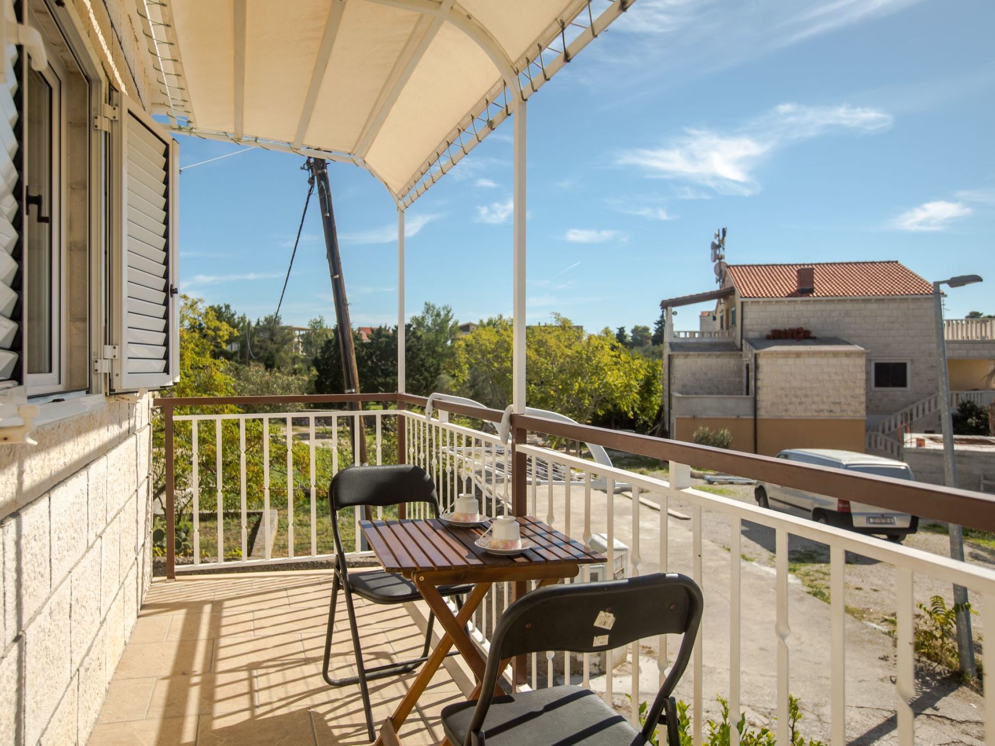 Unabhaengige Ferienwohnung in Sumartin mit Grill-Drinnen