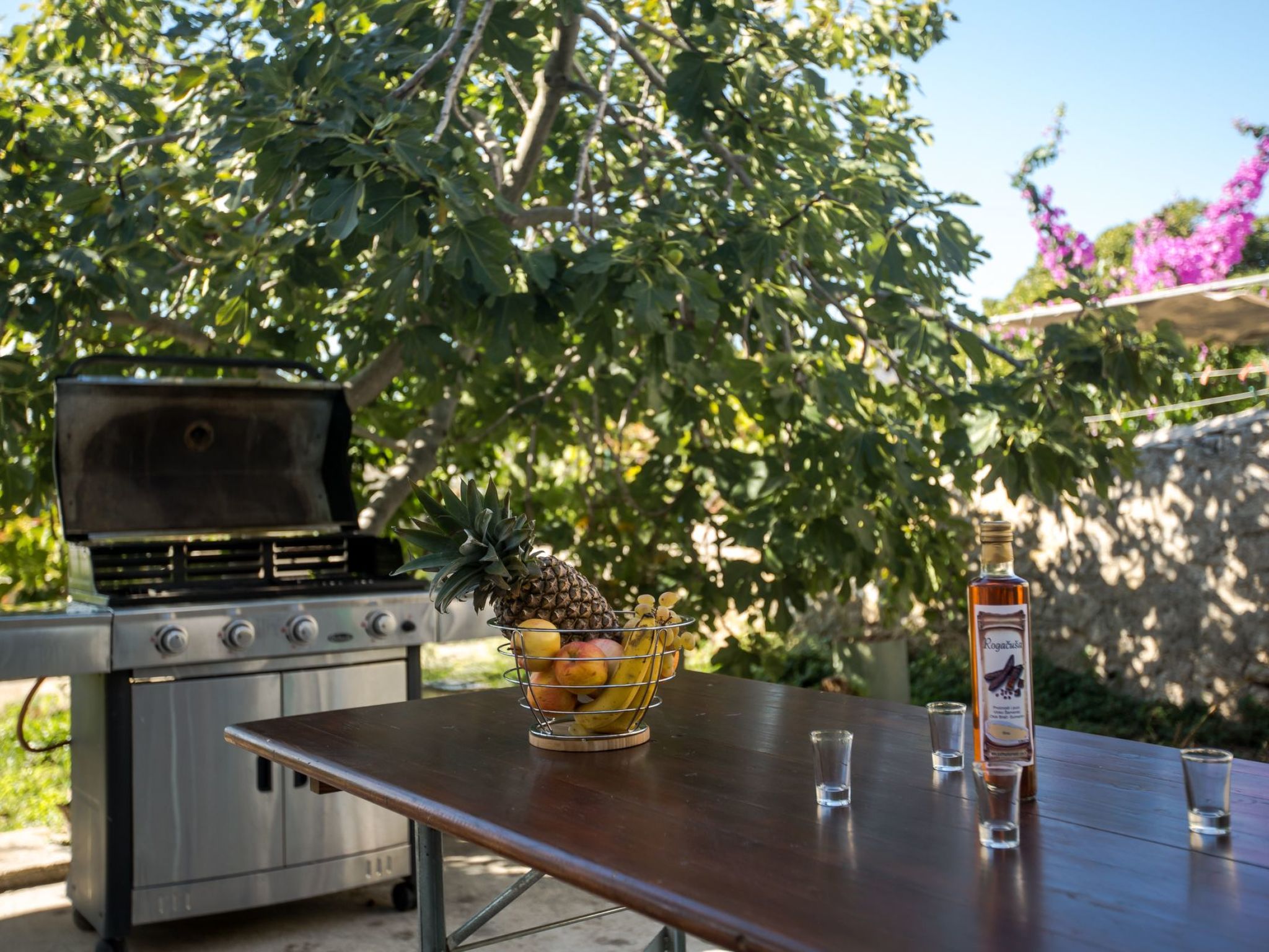 Unabhaengige Ferienwohnung in Sumartin mit Grill-Drinnen