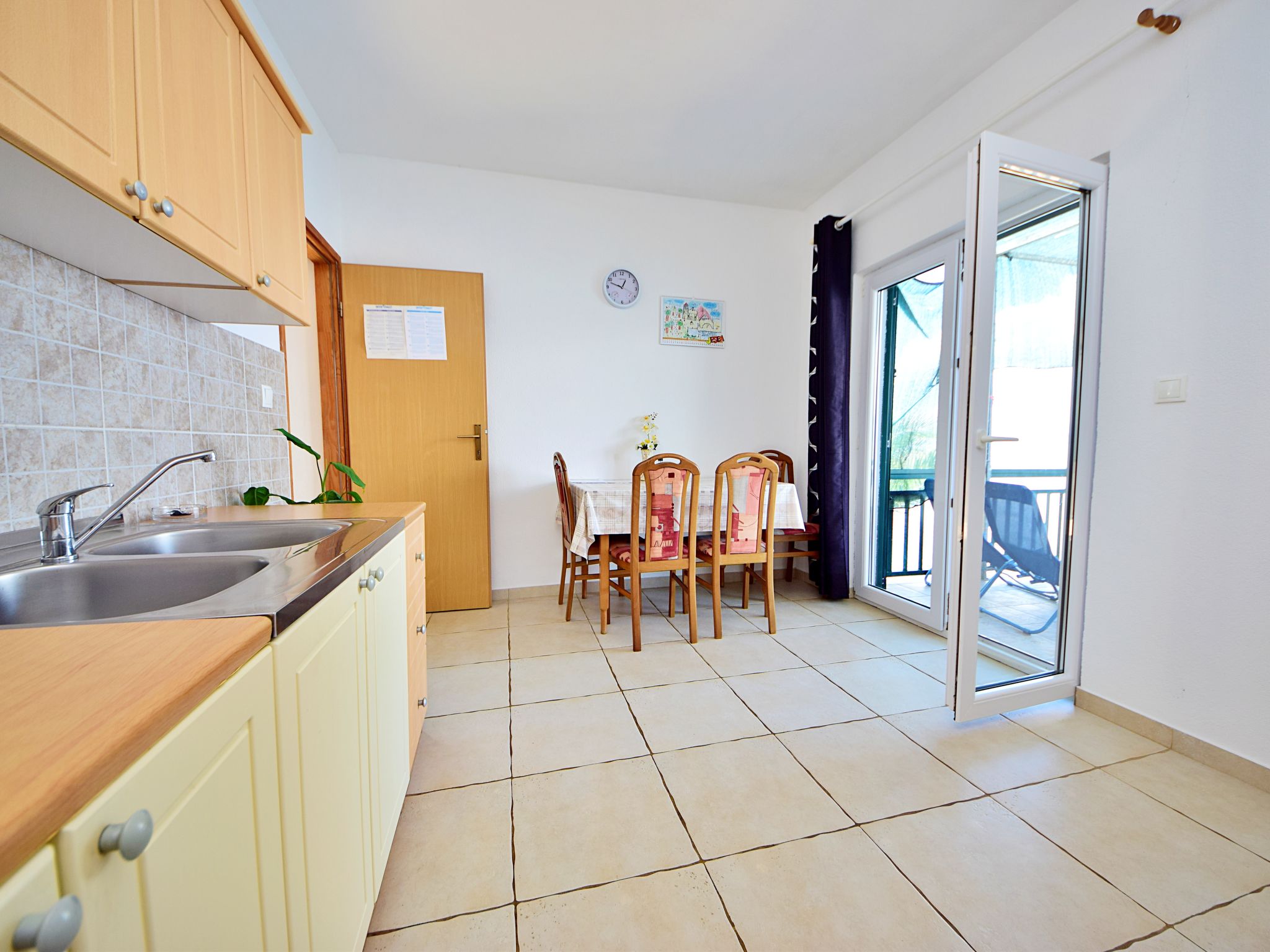 Maison Tina – Cuisine et coin repas, photo 7 sur 27
