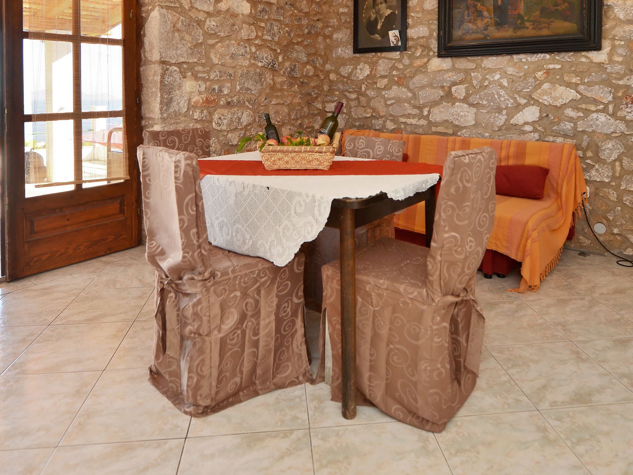 Maison Margarita – Cuisine et coin repas, photo 16 sur 21