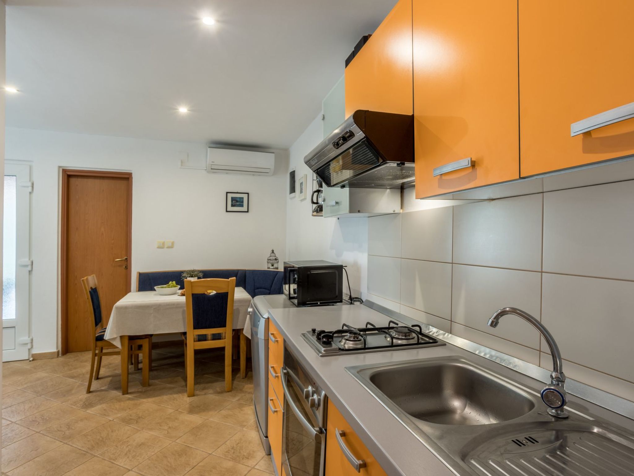 Geräumiges Ferienhaus mit Terrasse und Garten-Drinnen