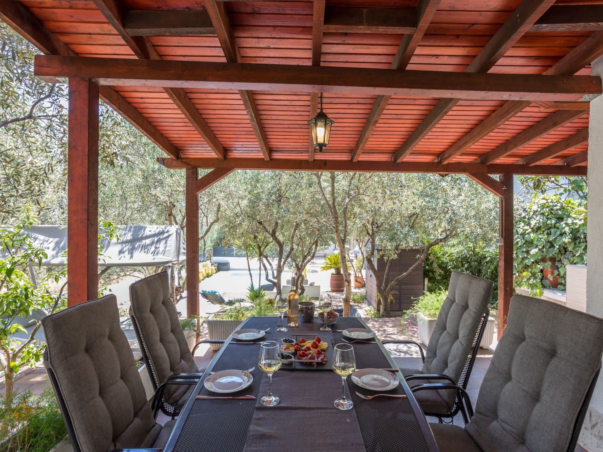Geräumiges Ferienhaus mit Terrasse und Garten