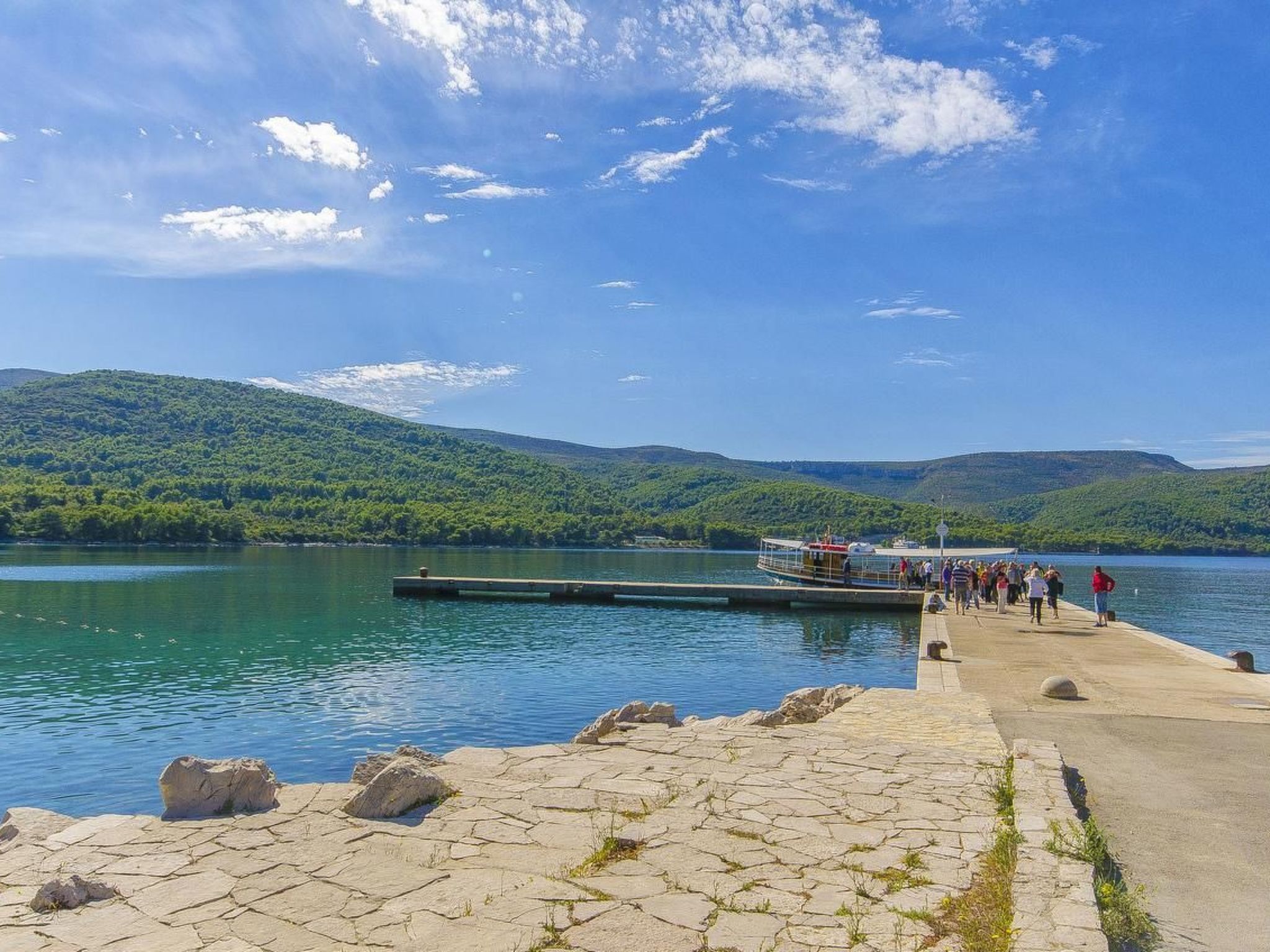 Geräumiges Ferienhaus mit Terrasse und Garten-Drinnen