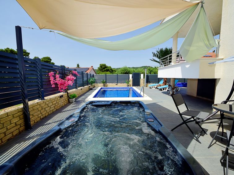 Search and Stay destination Stari Grad, Splitsko-dalmatinska županija - Croatia from AU$ 218. Mirroni