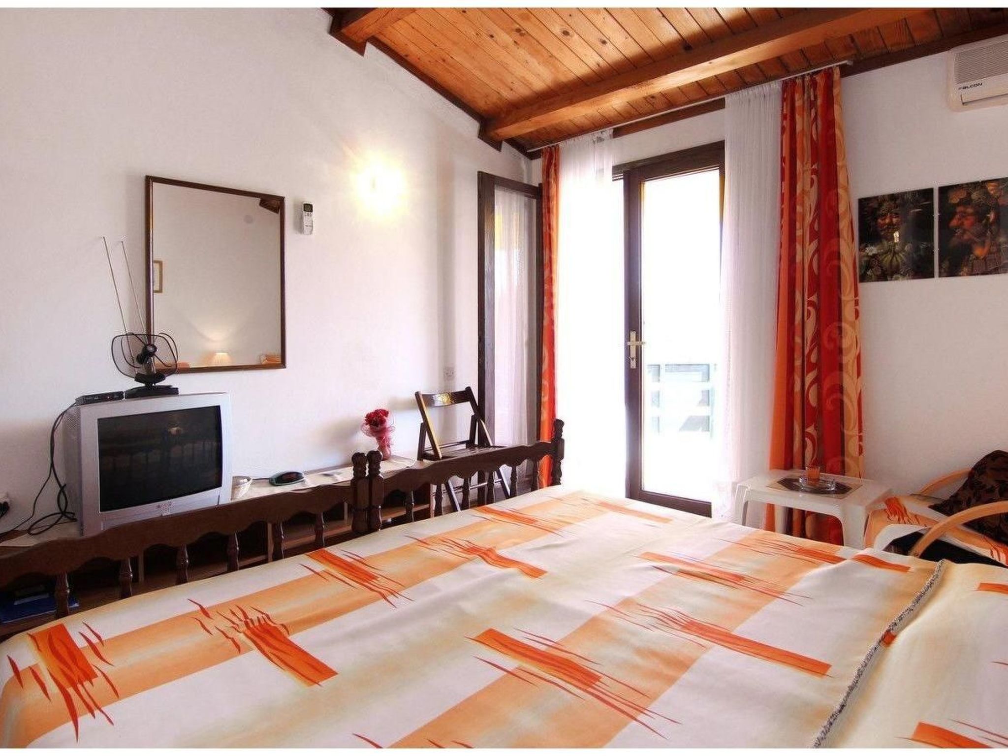 Klimatisiertes Studio für zwei Personen-Image-tags.info