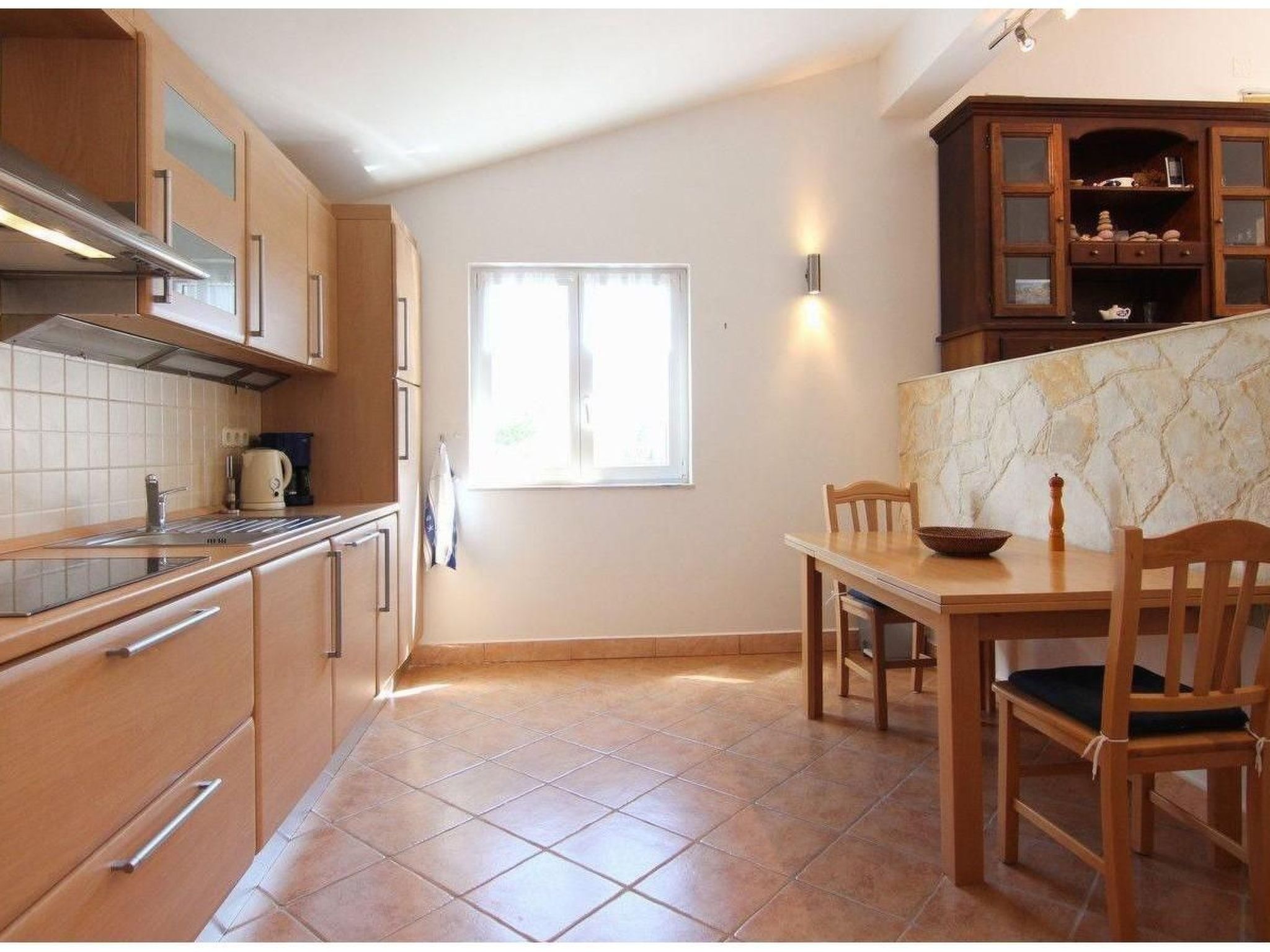 "Amphora" mit Blick auf das Wasser-Image-tags.info