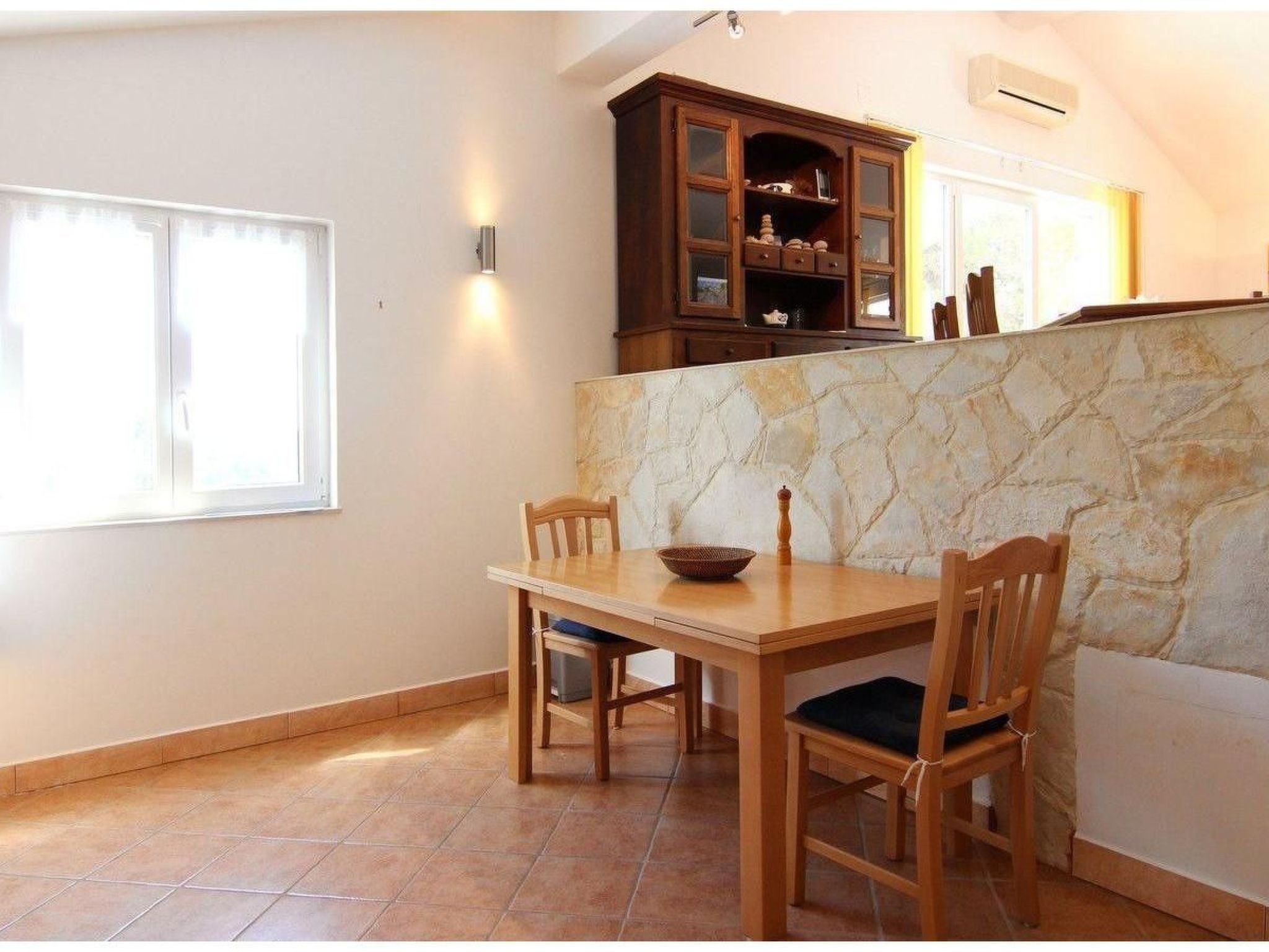 "Amphora" mit Blick auf das Wasser-Image-tags.info