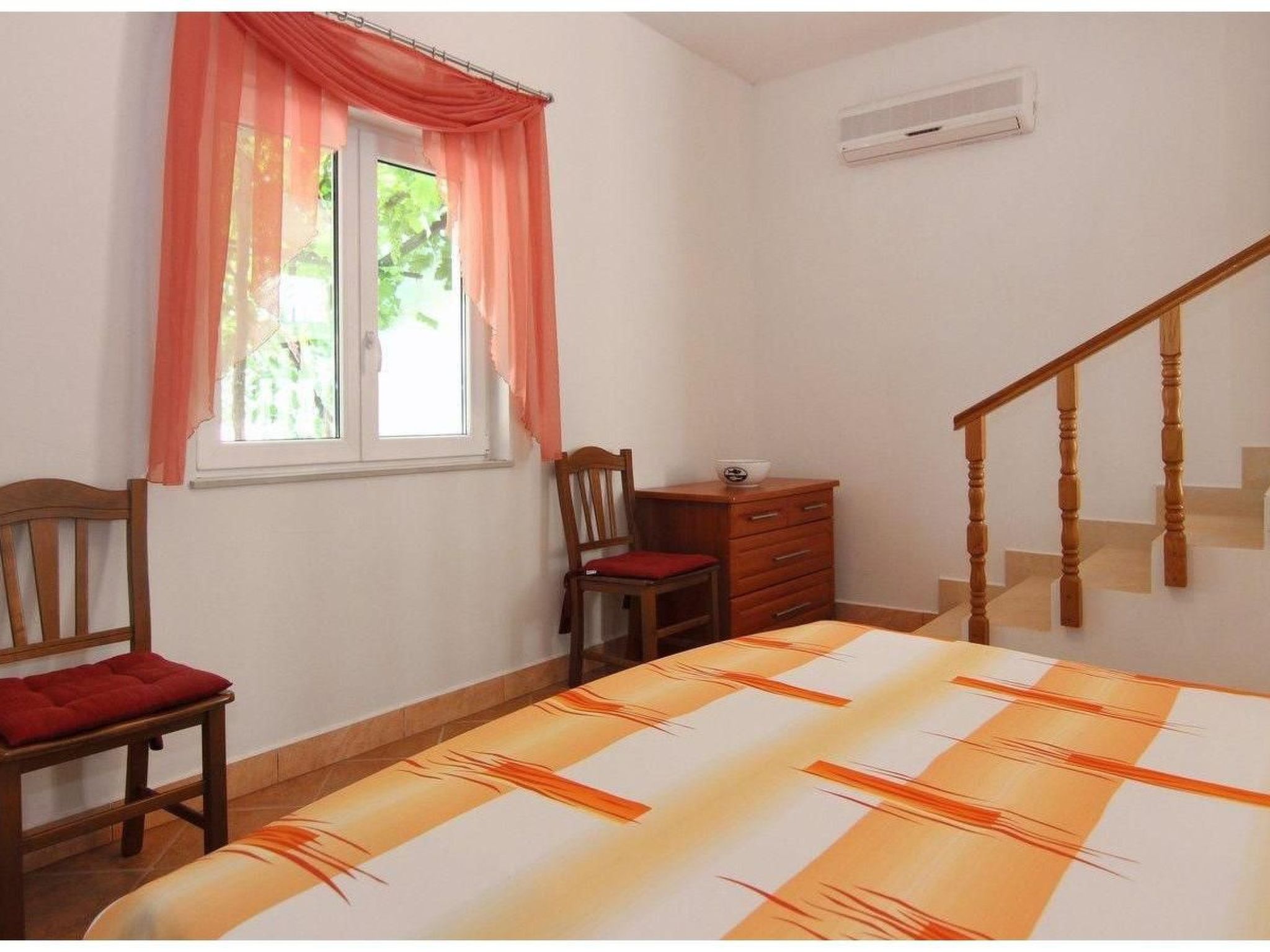 "Amphora" mit Blick auf das Wasser-Image-tags.info