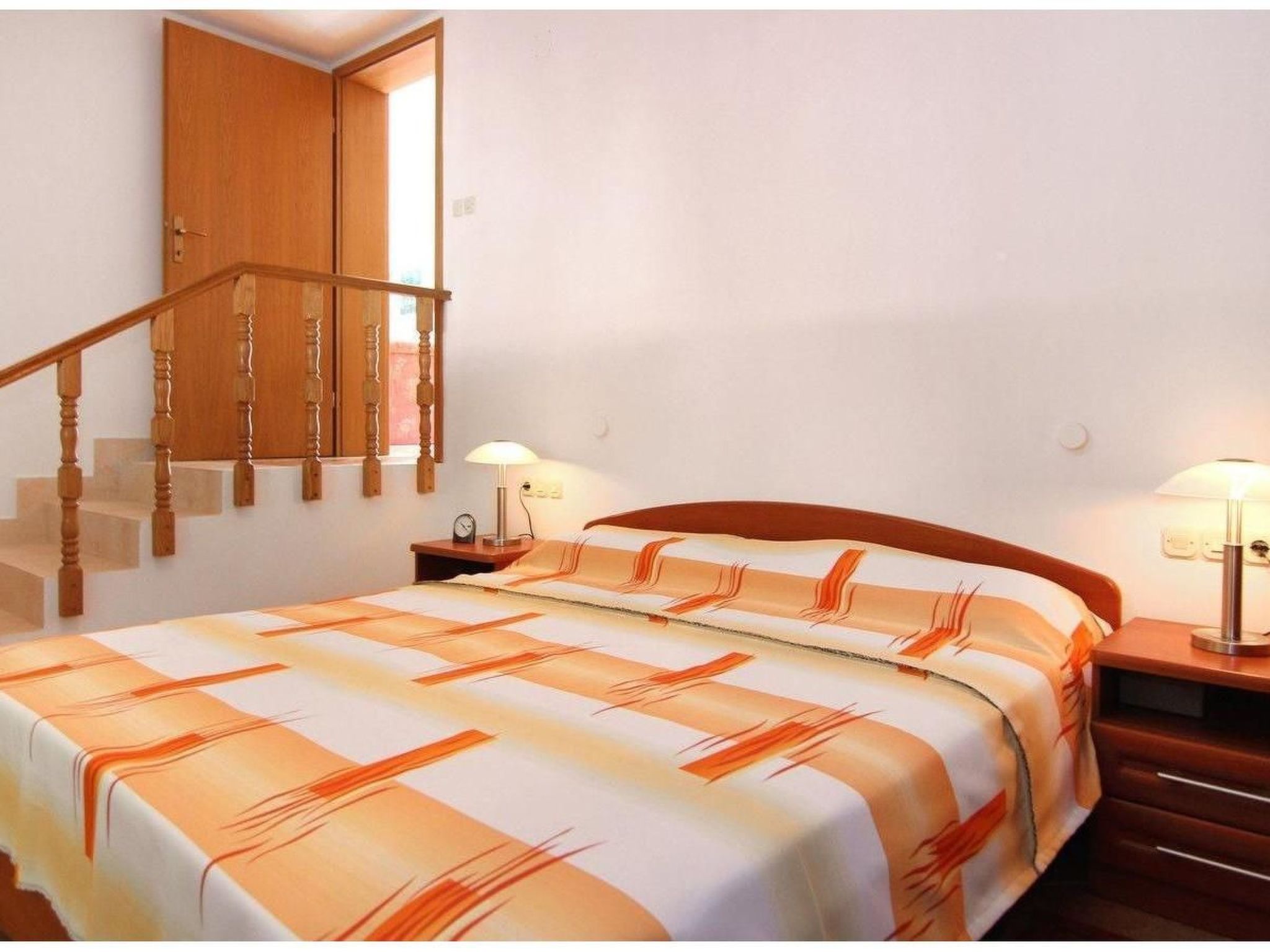 "Amphora" mit Blick auf das Wasser-Image-tags.info