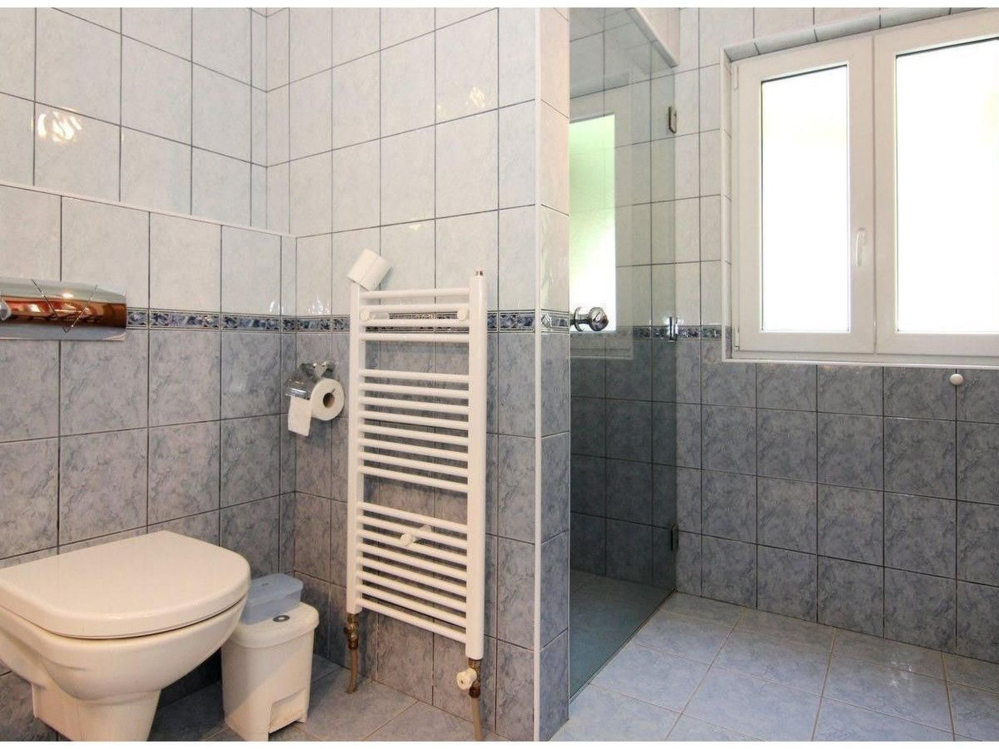 "Amphora" mit Blick auf das Wasser-Image-tags.info