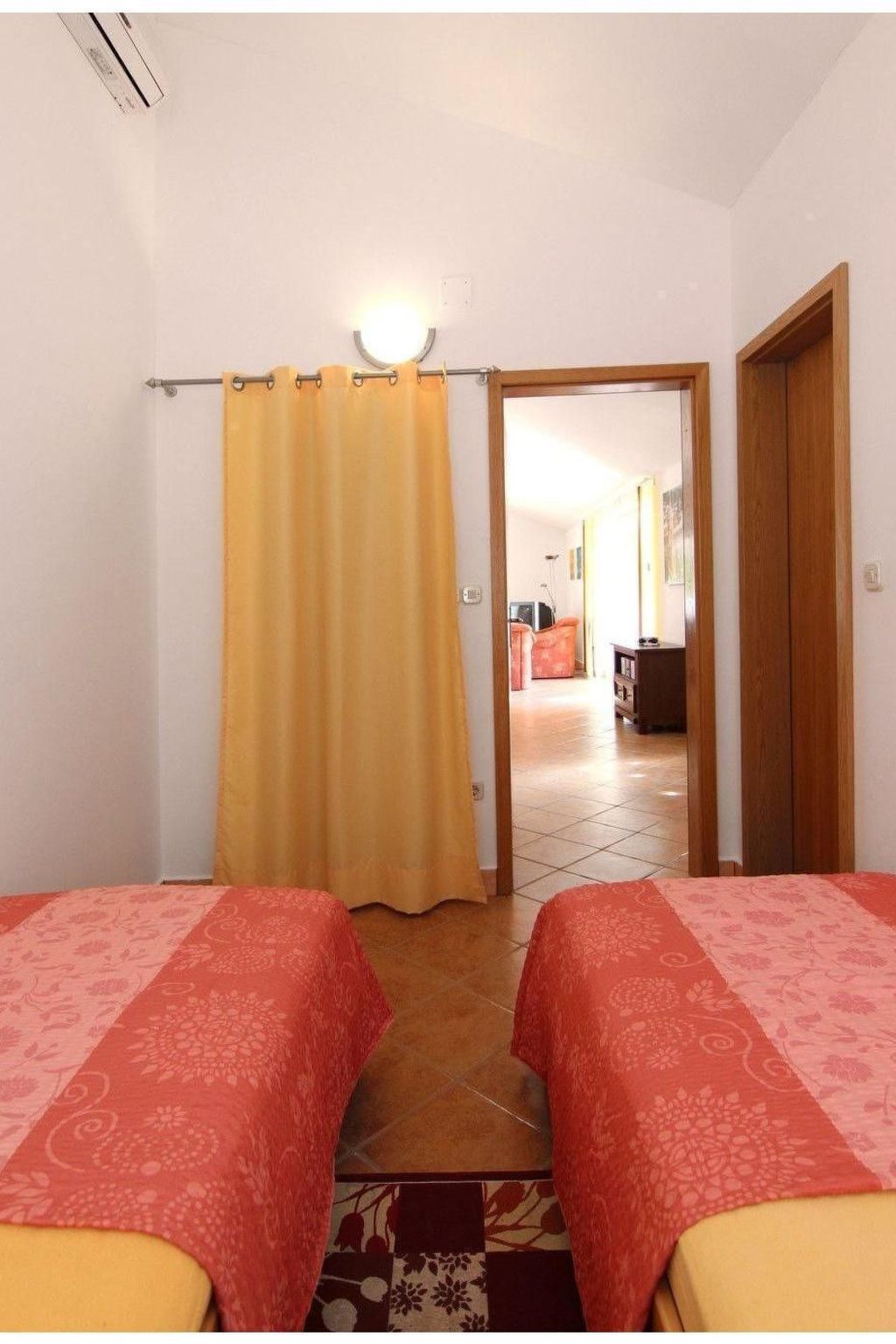 "Amphora" mit Blick auf das Wasser-Image-tags.info