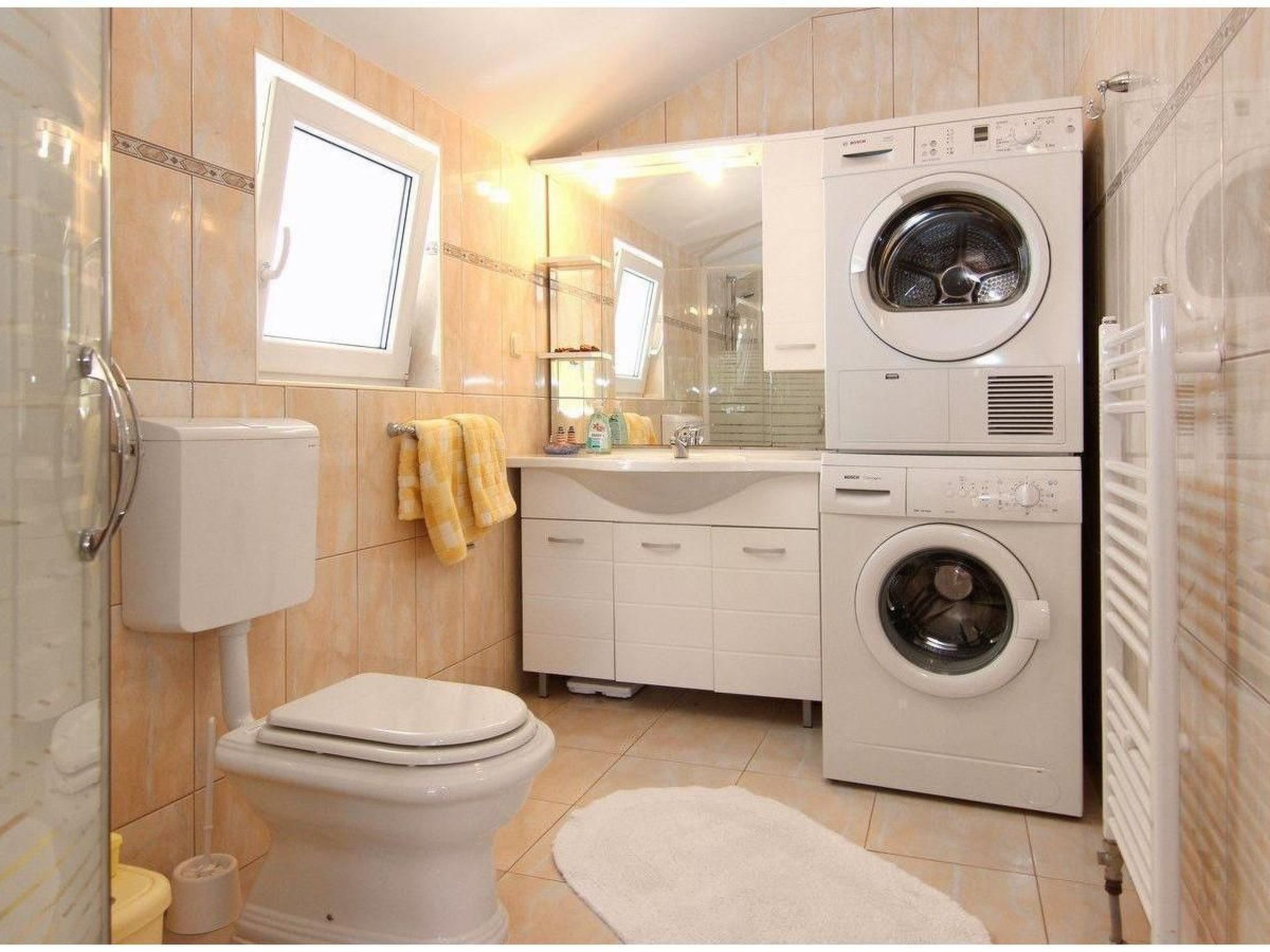 "Amphora" mit Blick auf das Wasser-Image-tags.info