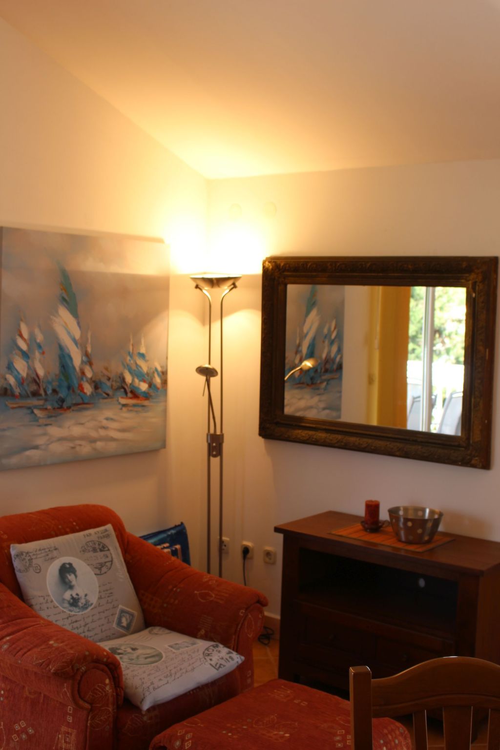 "Amphora" mit Blick auf das Wasser-Image-tags.info