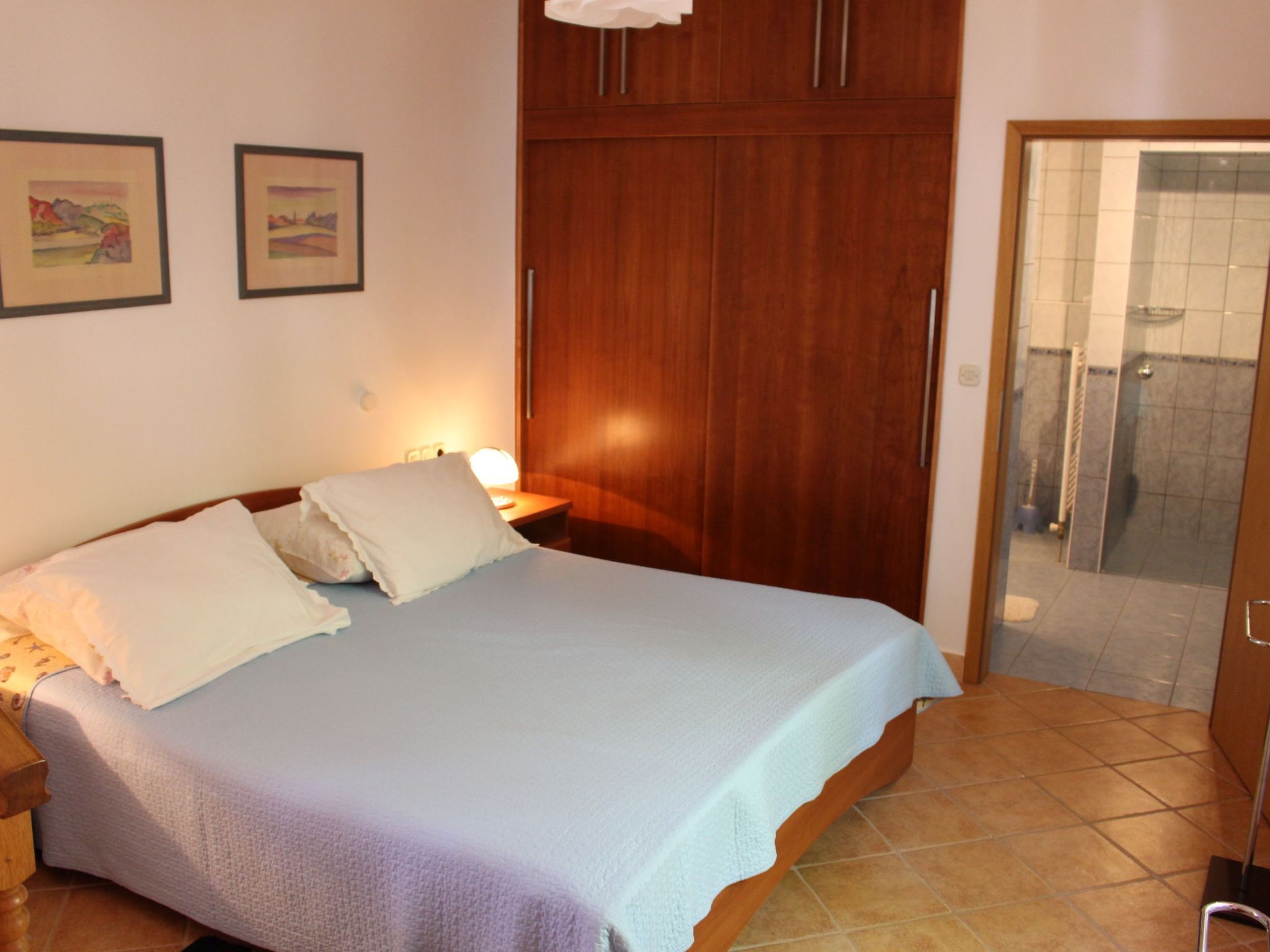 "Amphora" mit Blick auf das Wasser-Image-tags.info