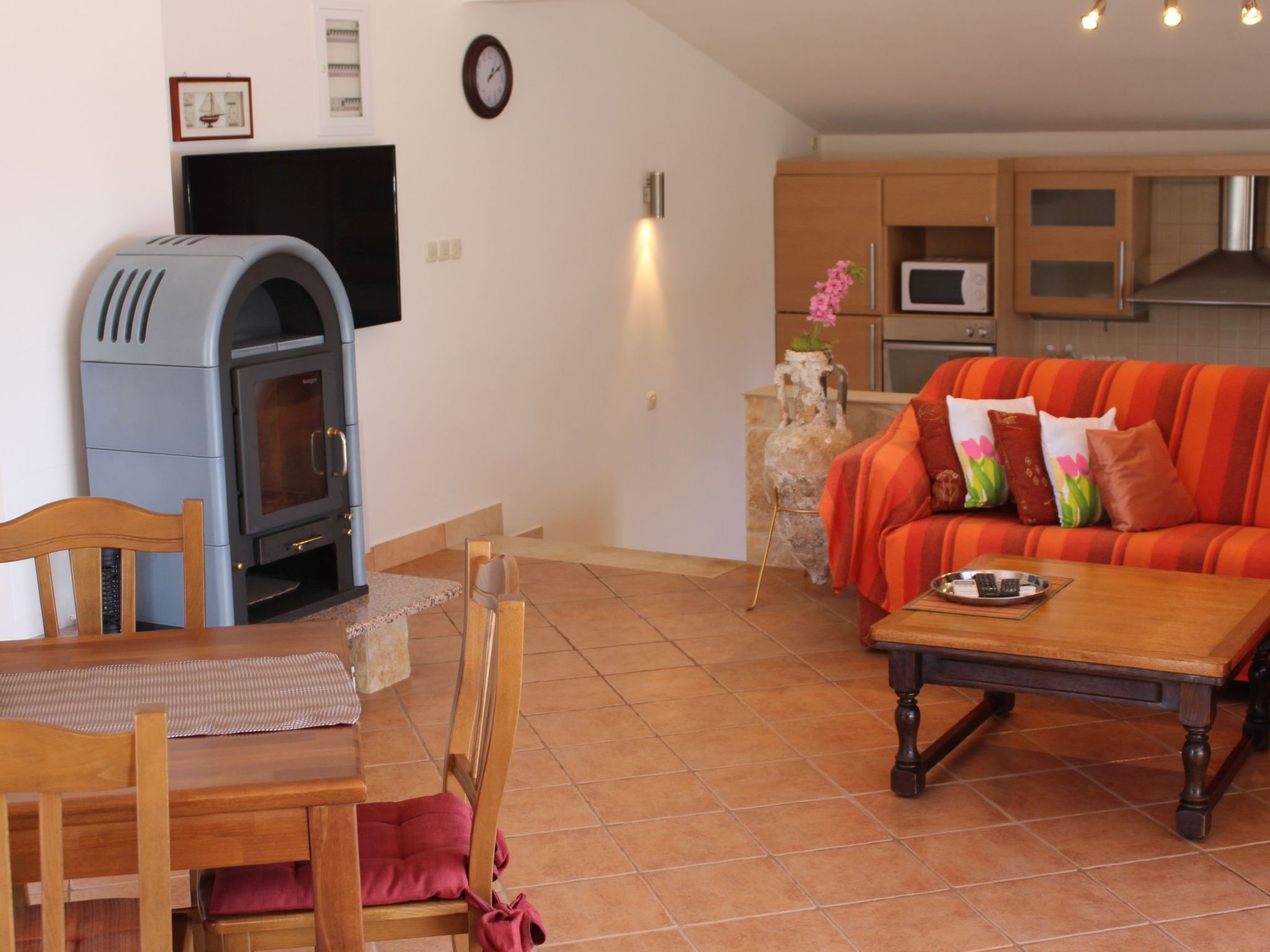 "Amphora" mit Blick auf das Wasser-Image-tags.info