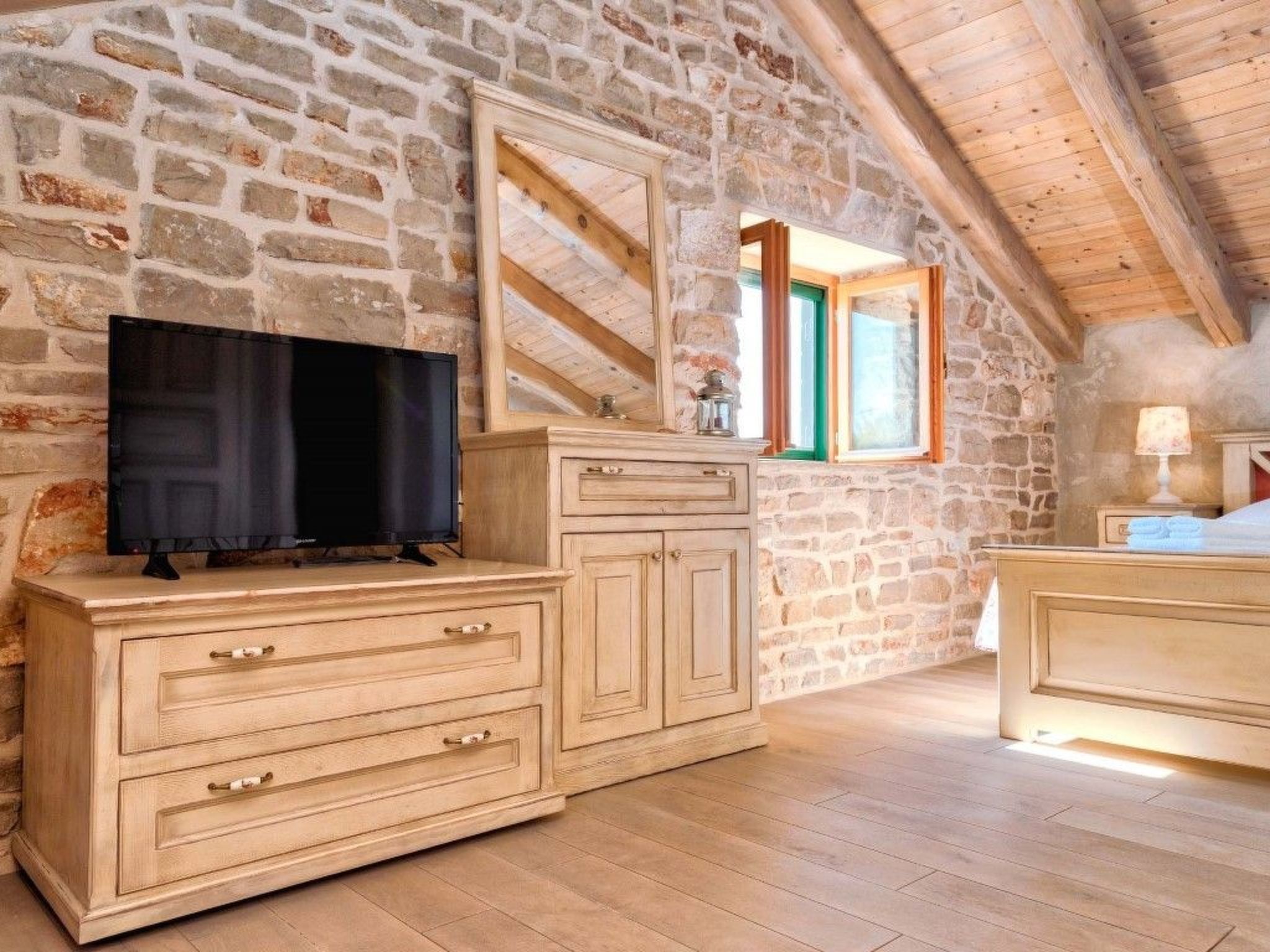 Villa Aristea bestehend aus drei Häusern-Drinnen