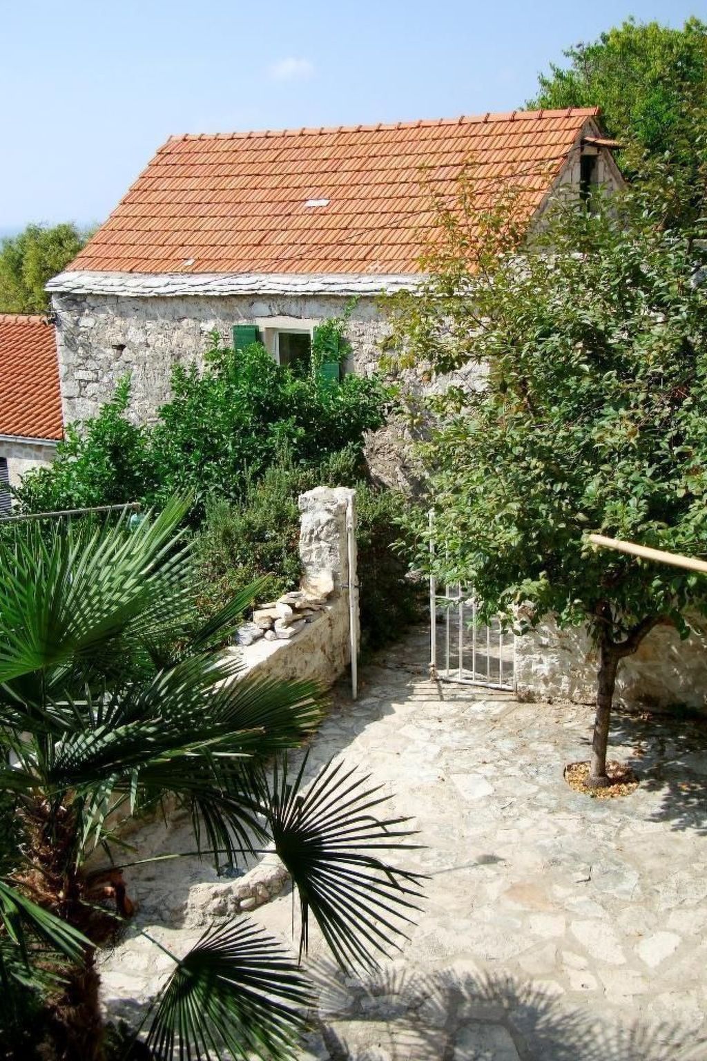 Wohnung in Zavala mit schönem Garten-Binnen