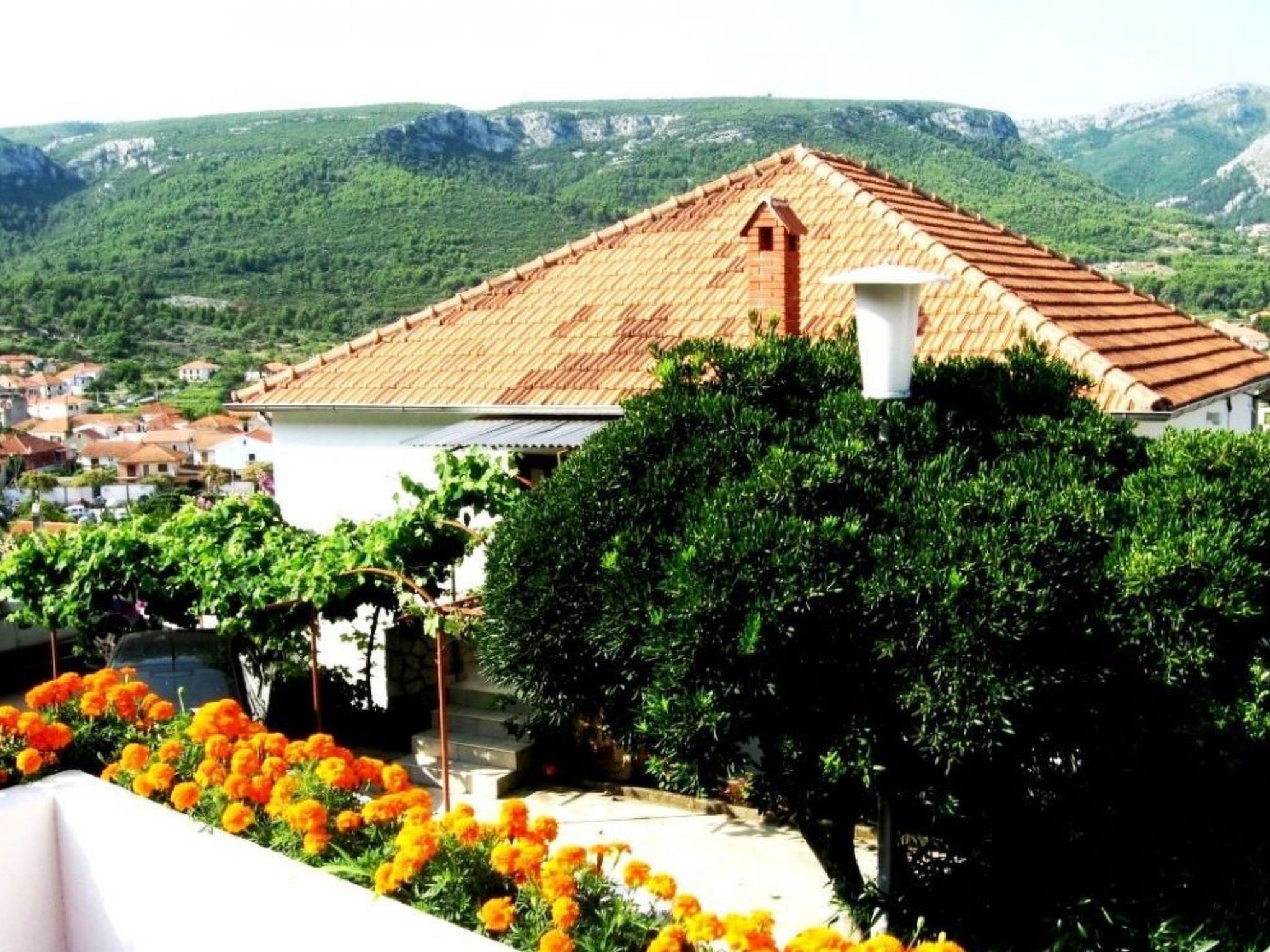 Appartement in Jelsa mit Garten und Grill-Image-tags.info