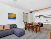Cico: Appartement direct aan zee op Hvar, 10 meter van het strand - thumbnail 6