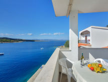 Cico: Appartement direct aan zee op Hvar, 10 meter van het strand - thumbnail 5