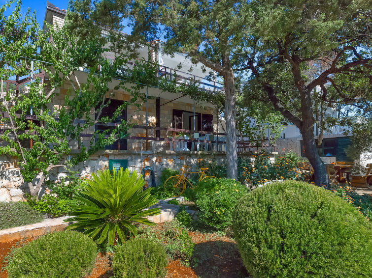 Aan zee gelegen vakantiehuis Ruža in Pokrivenik op Hvar in Hvar/Pokrivenik