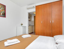 Rubin: Romantisch appartement direct aan zee op Hvar - thumbnail 3