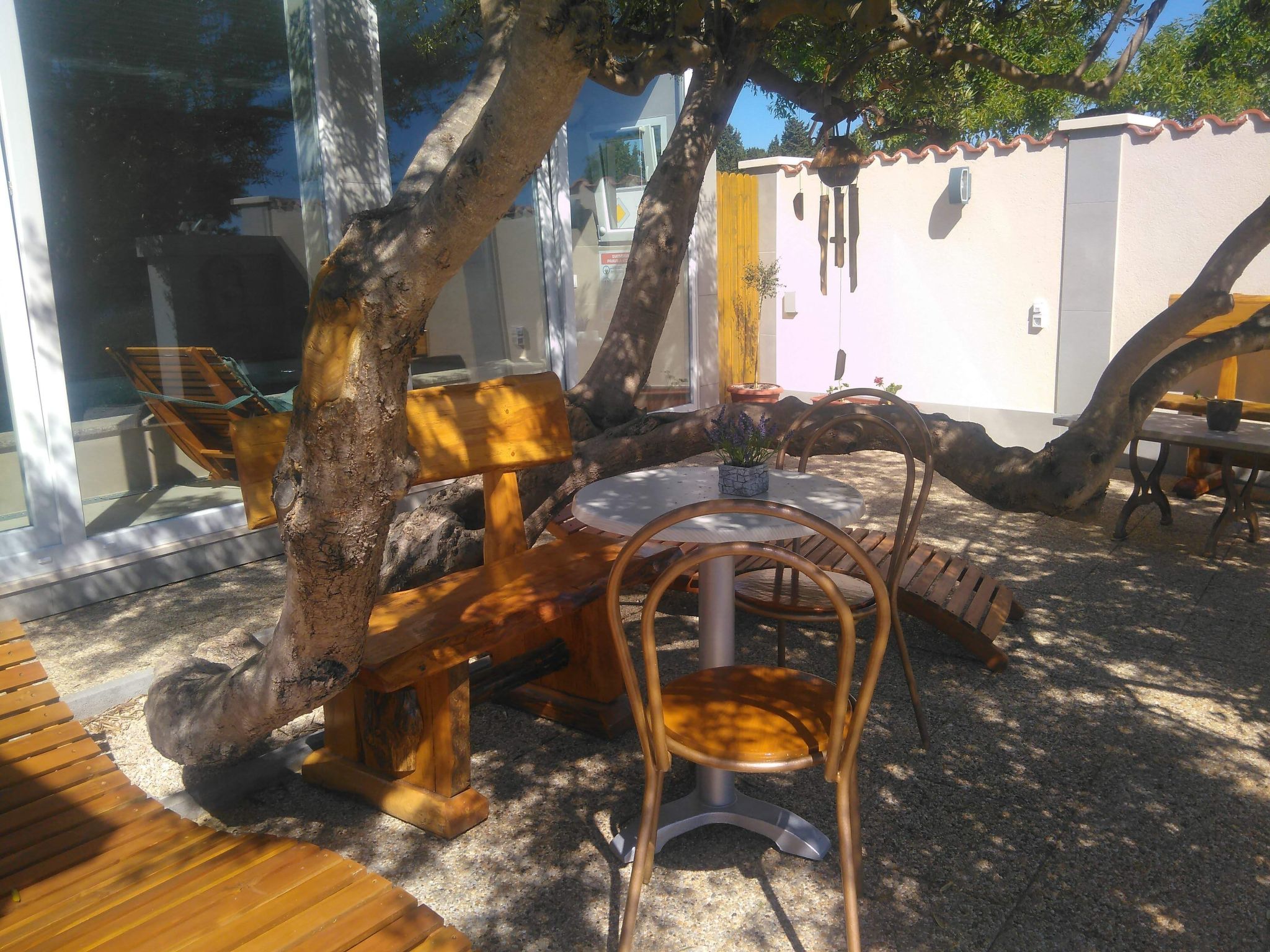 Manora Sucuraj Pool Gästehaus-Dedans