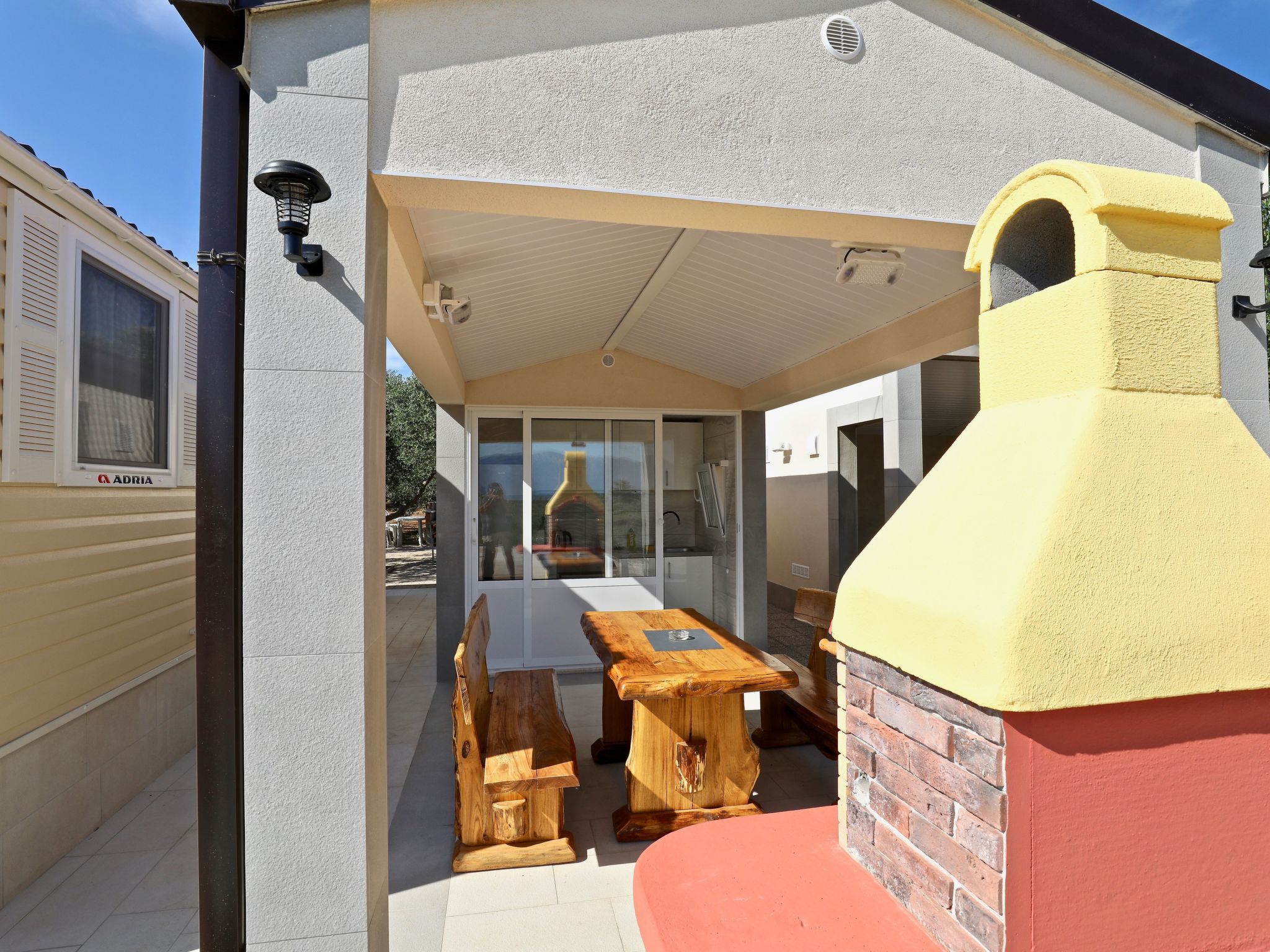 Manora Sucuraj Pool Gästehaus-Dedans