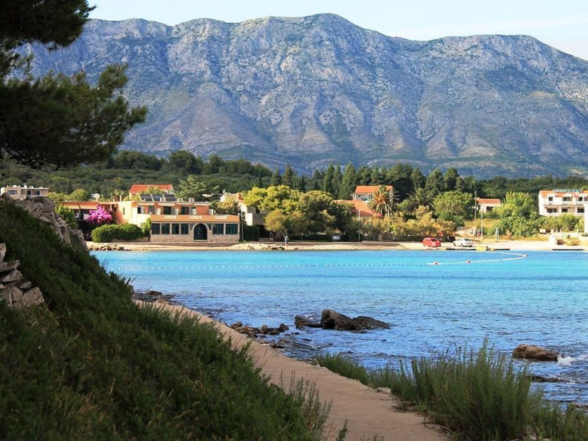 Manora Sucuraj Pool Gästehaus-Dedans