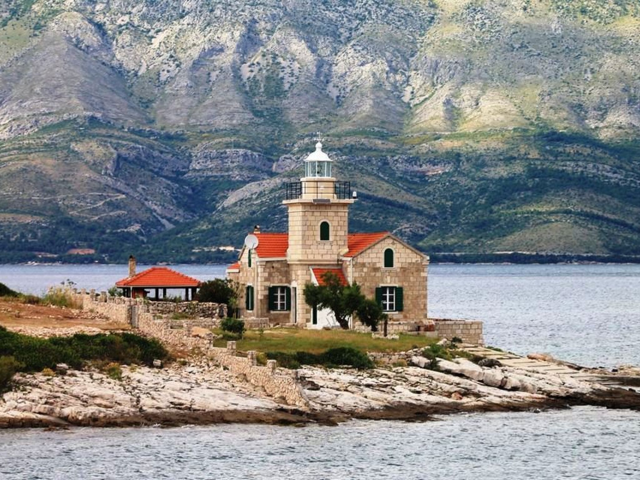 Manora Sucuraj Pool Gästehaus-Dedans