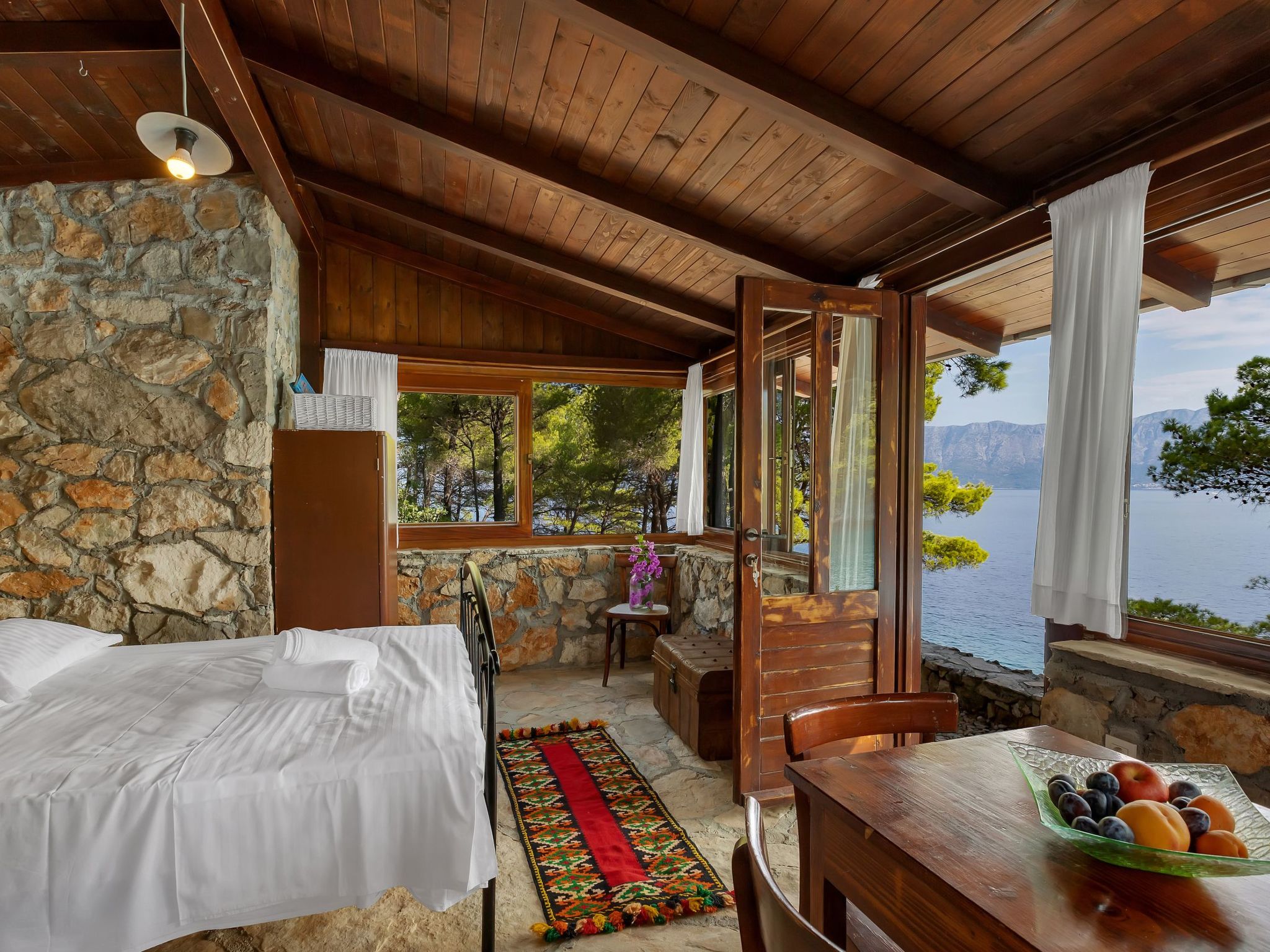 Haus in Općina Sućuraj mit Grill und Terrasse-Dedans