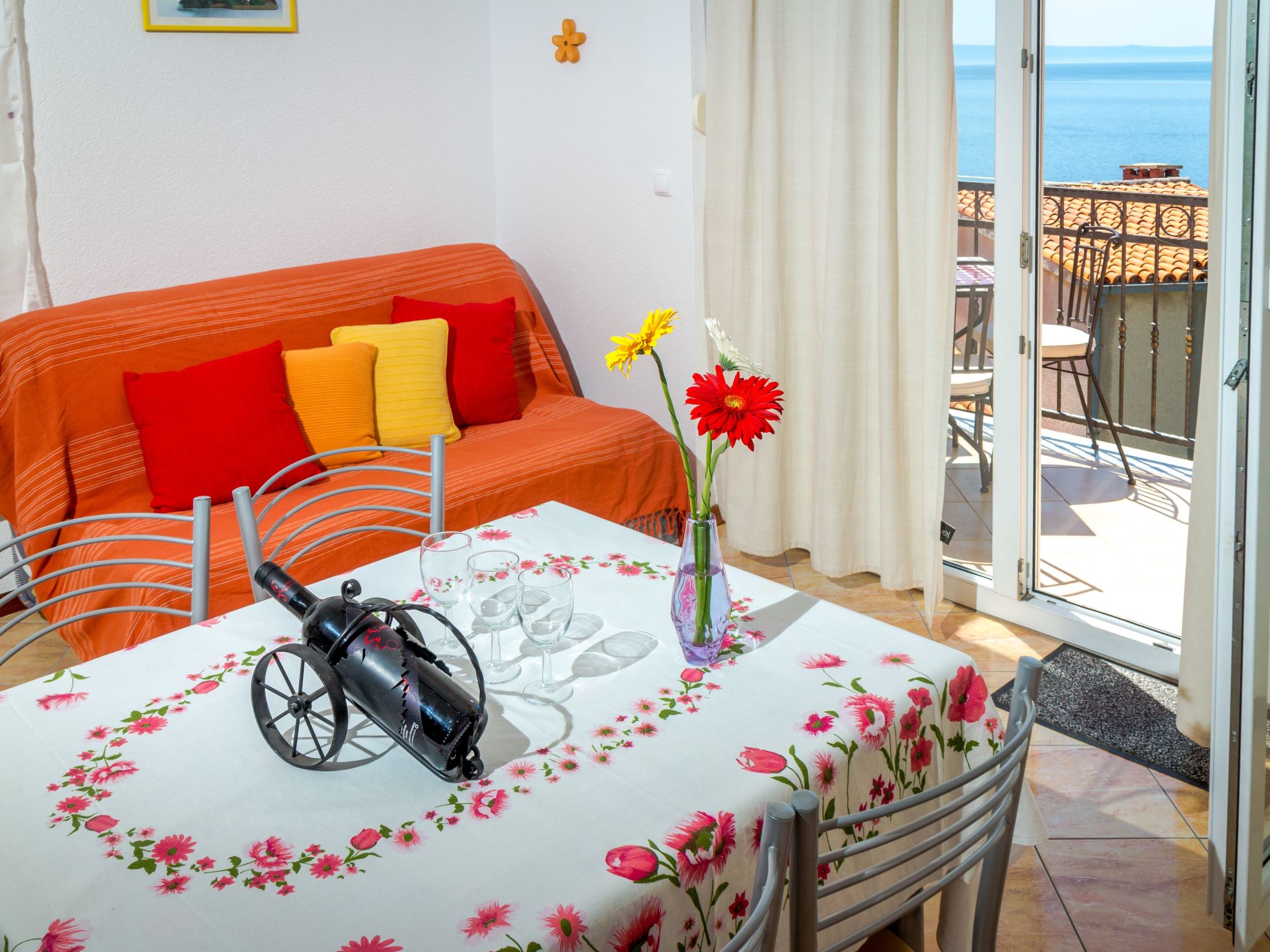 Wohnung im zweiten Stock mit Balkonen-Binnen