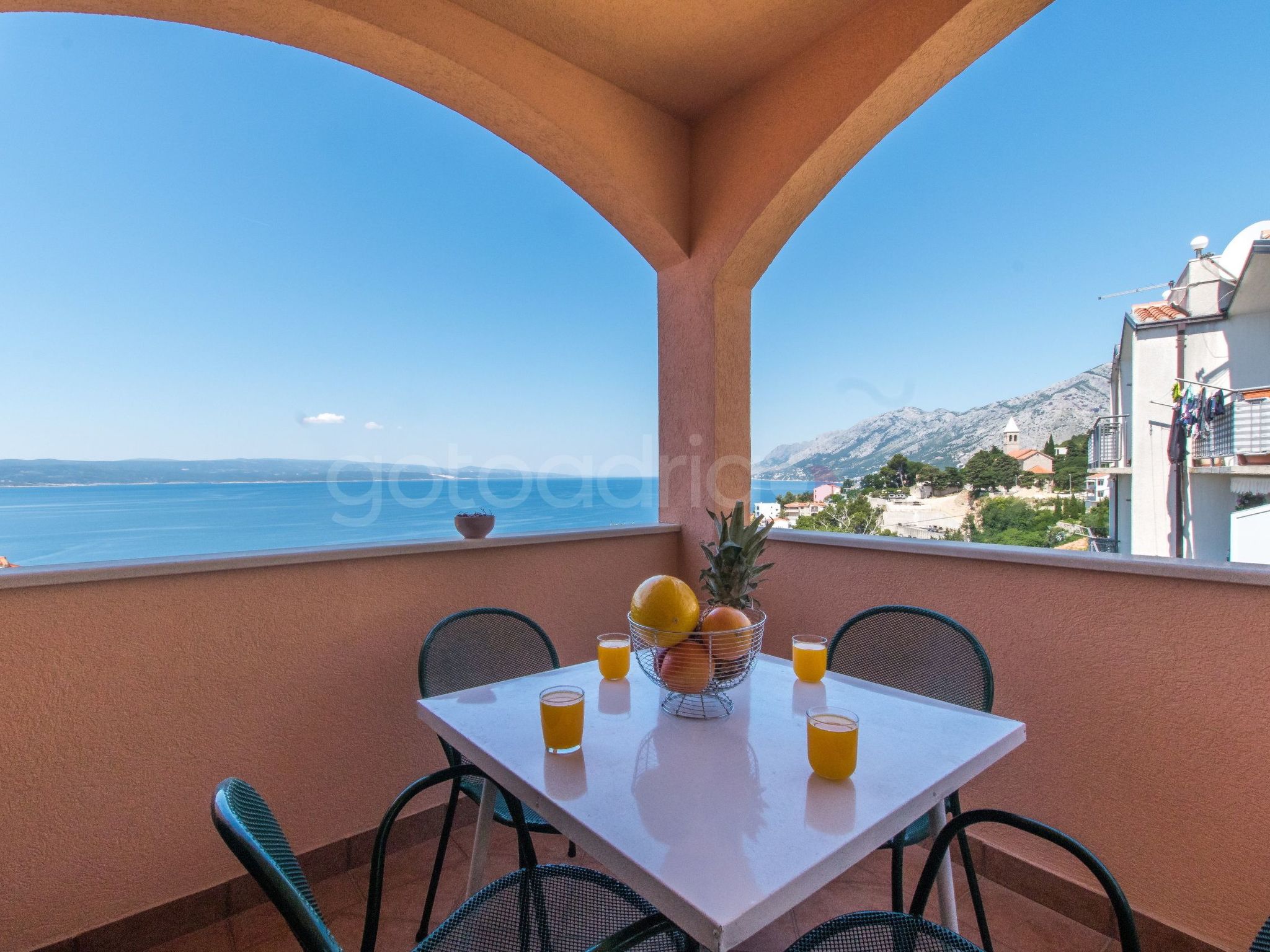 Vakantiehuis met 4 slaapkamer(s) in Brela (Kroatië) voor 9 personen