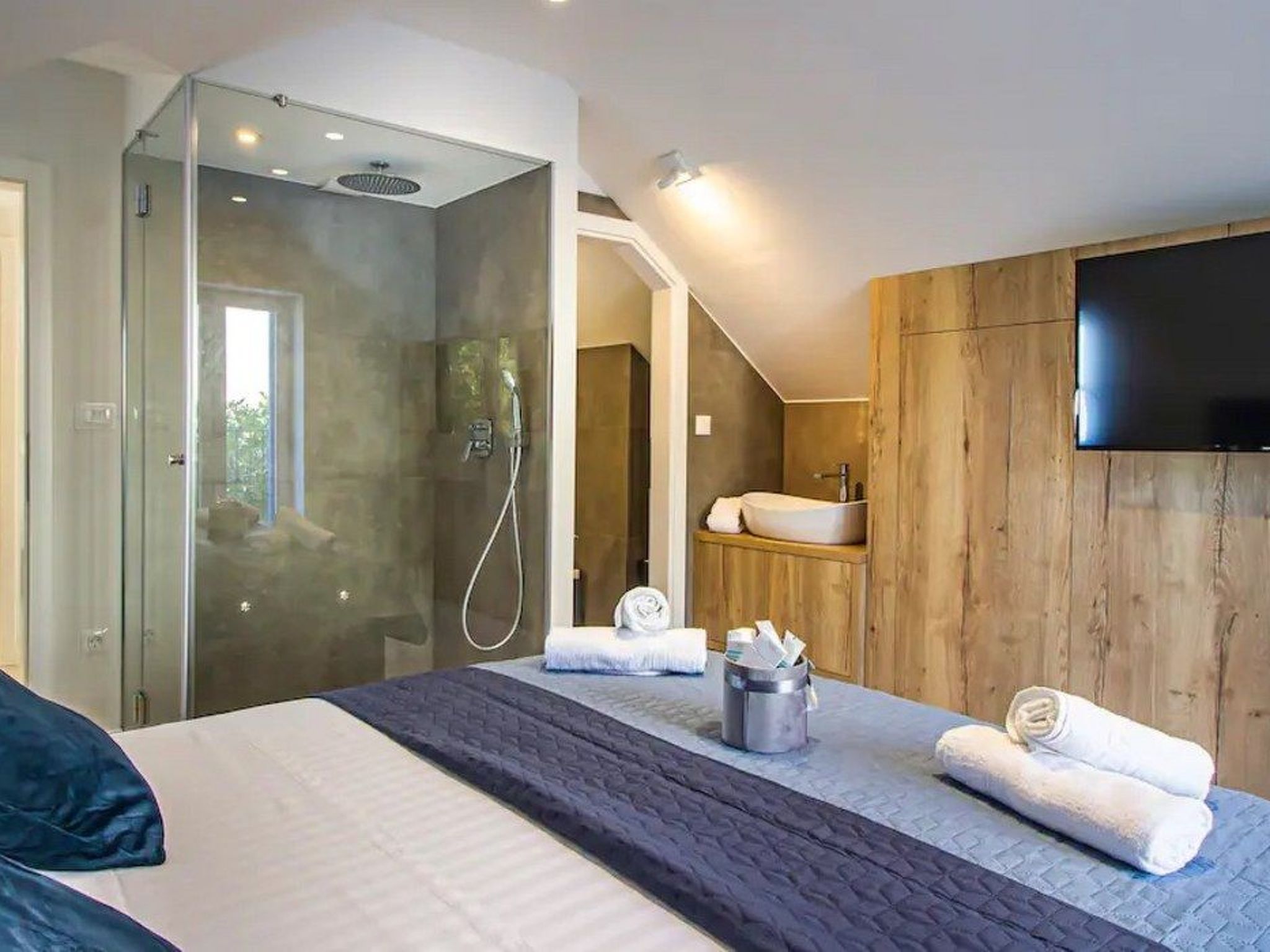 Incredibly beautiful Stone House Villa Lota-Drinnen