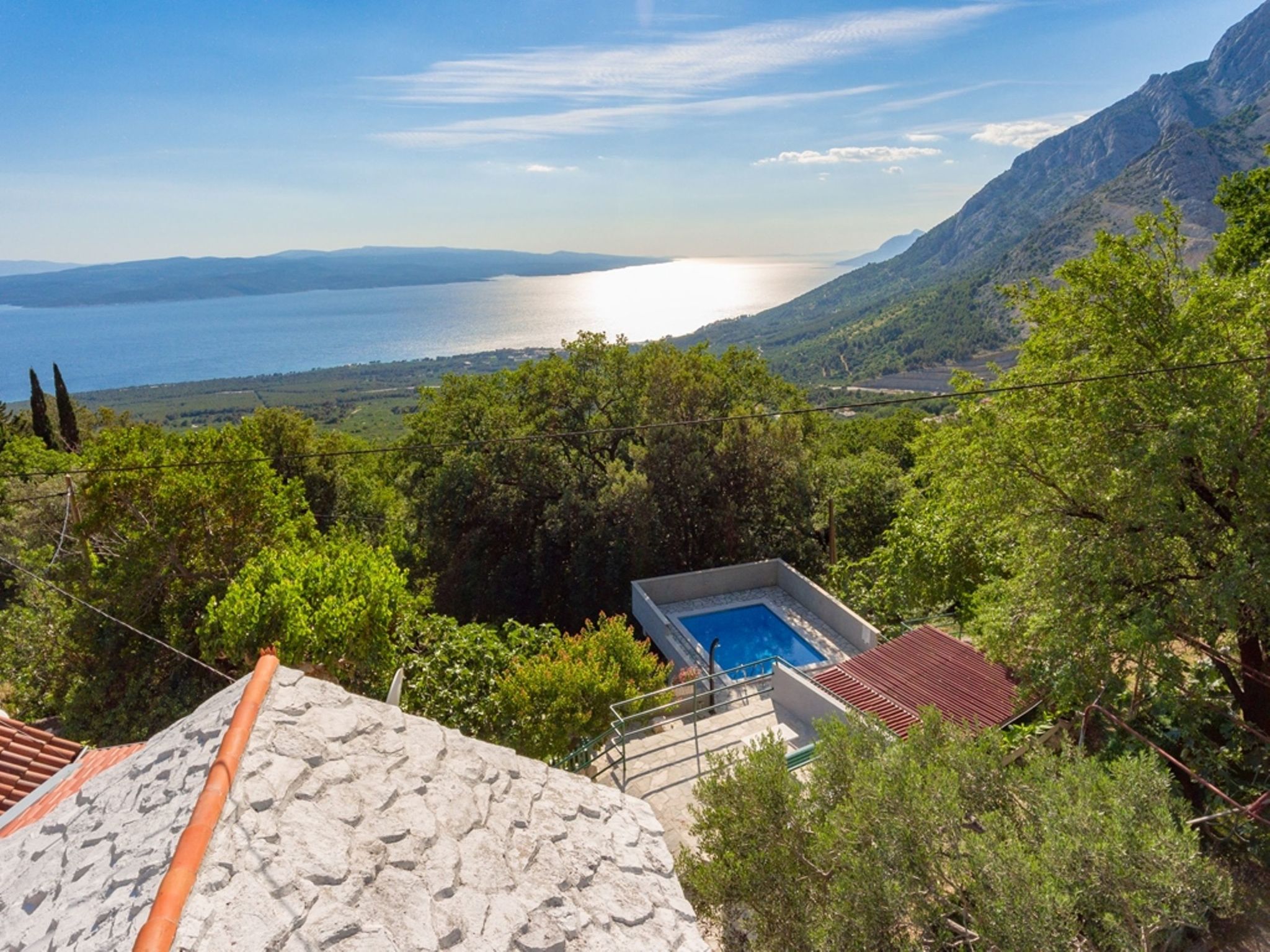 "Nikola" mit privatem Pool-Inside