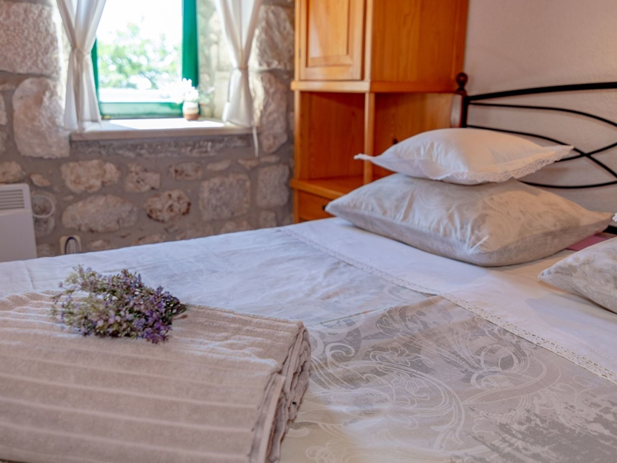 "Nikola" mit privatem Pool-Inside