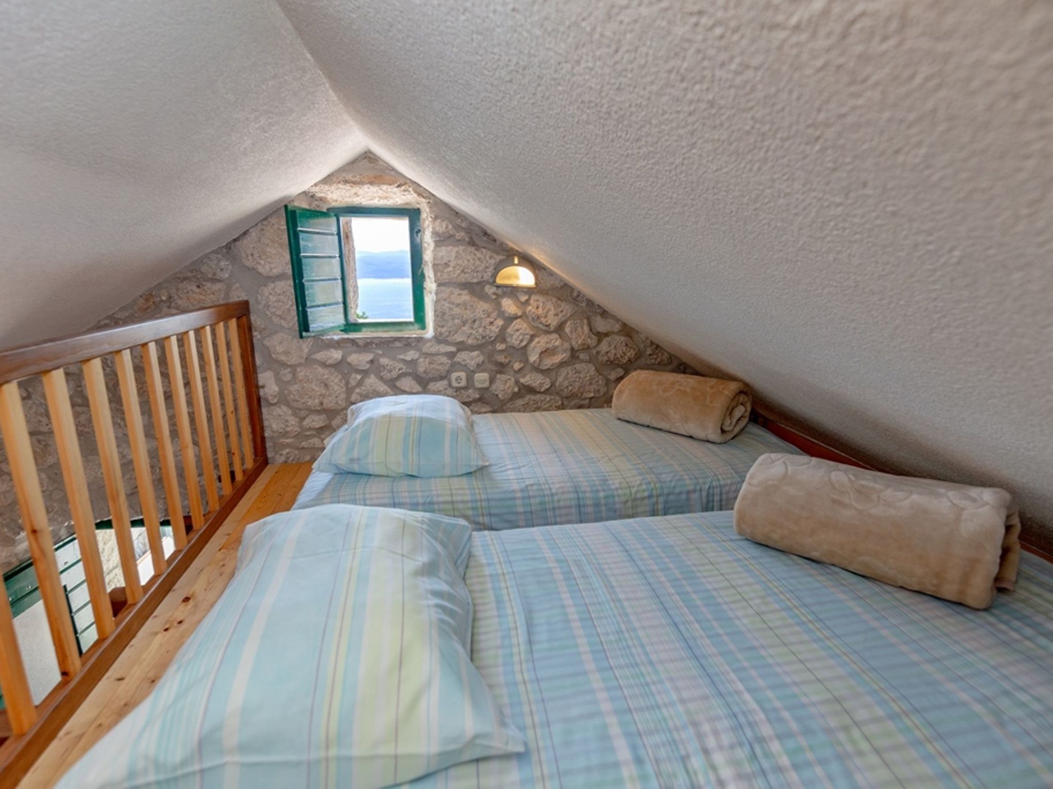 "Nikola" mit privatem Pool-Inside