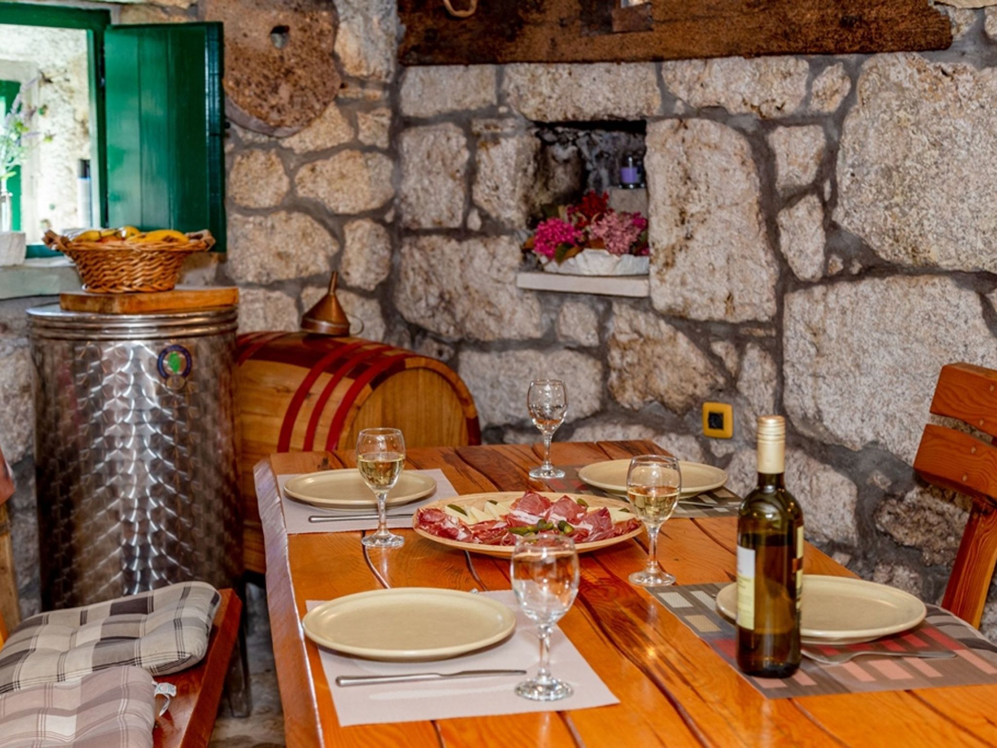 "Nikola" mit privatem Pool