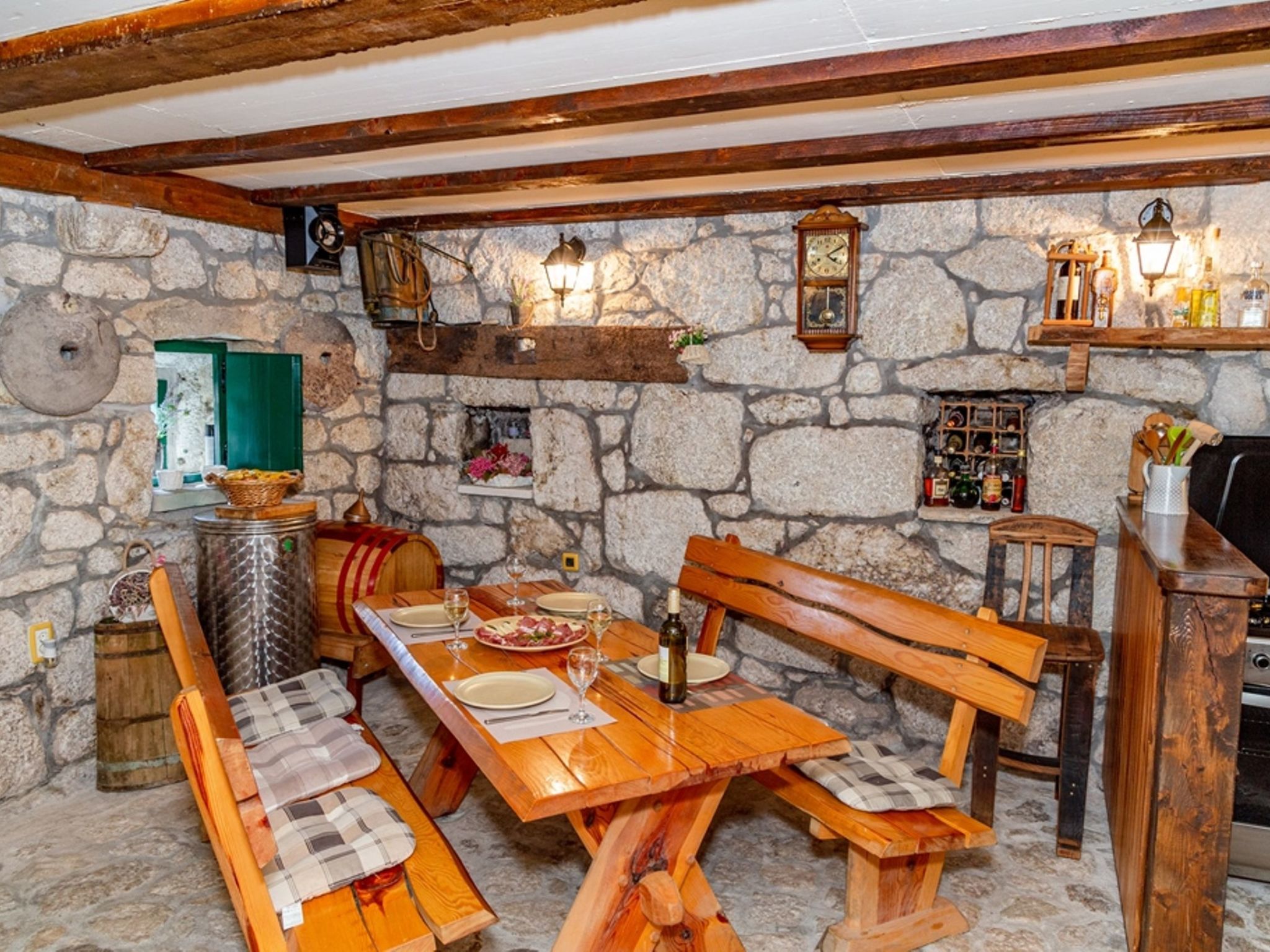 "Nikola" mit privatem Pool