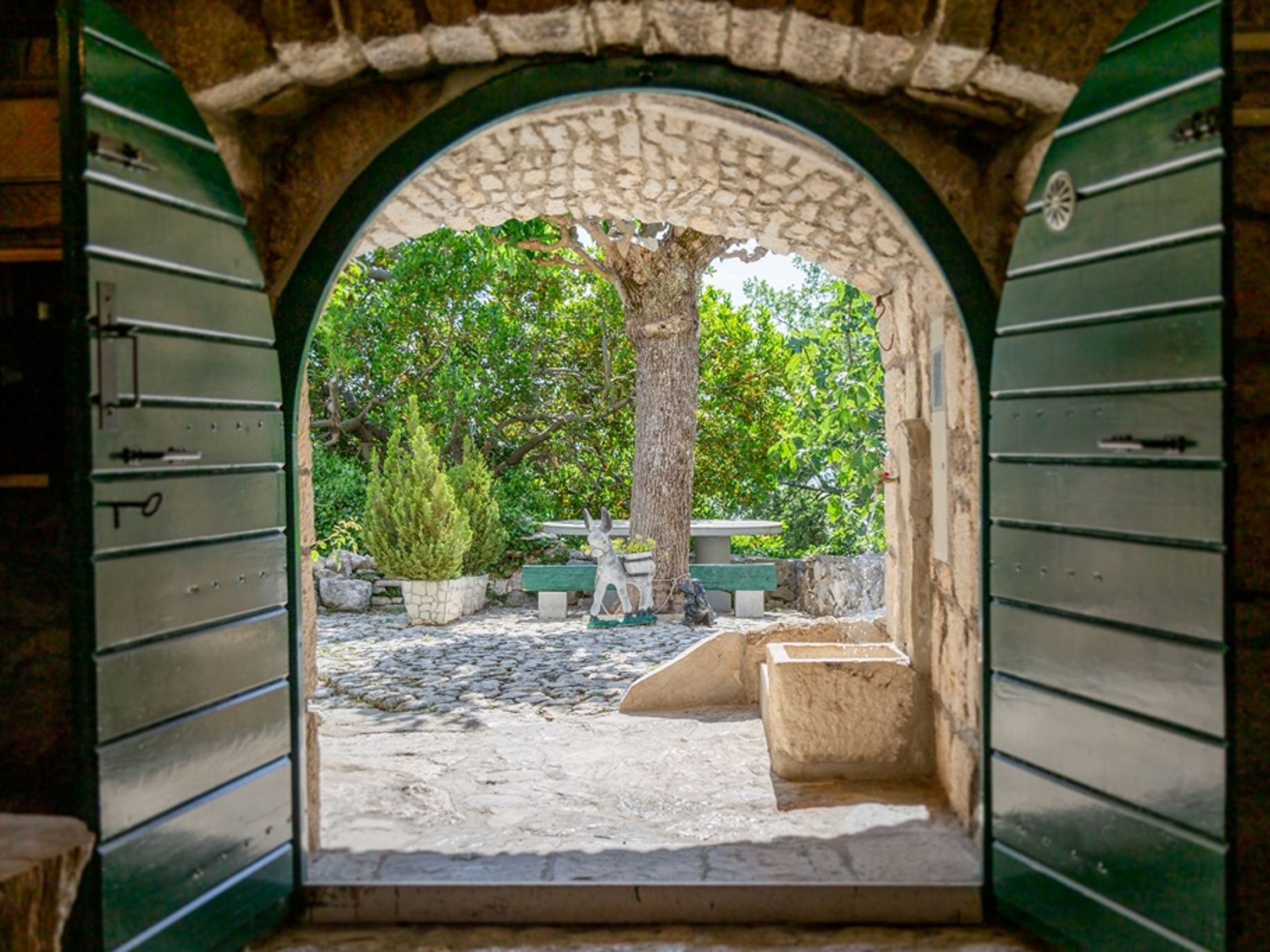 "Nikola" mit privatem Pool