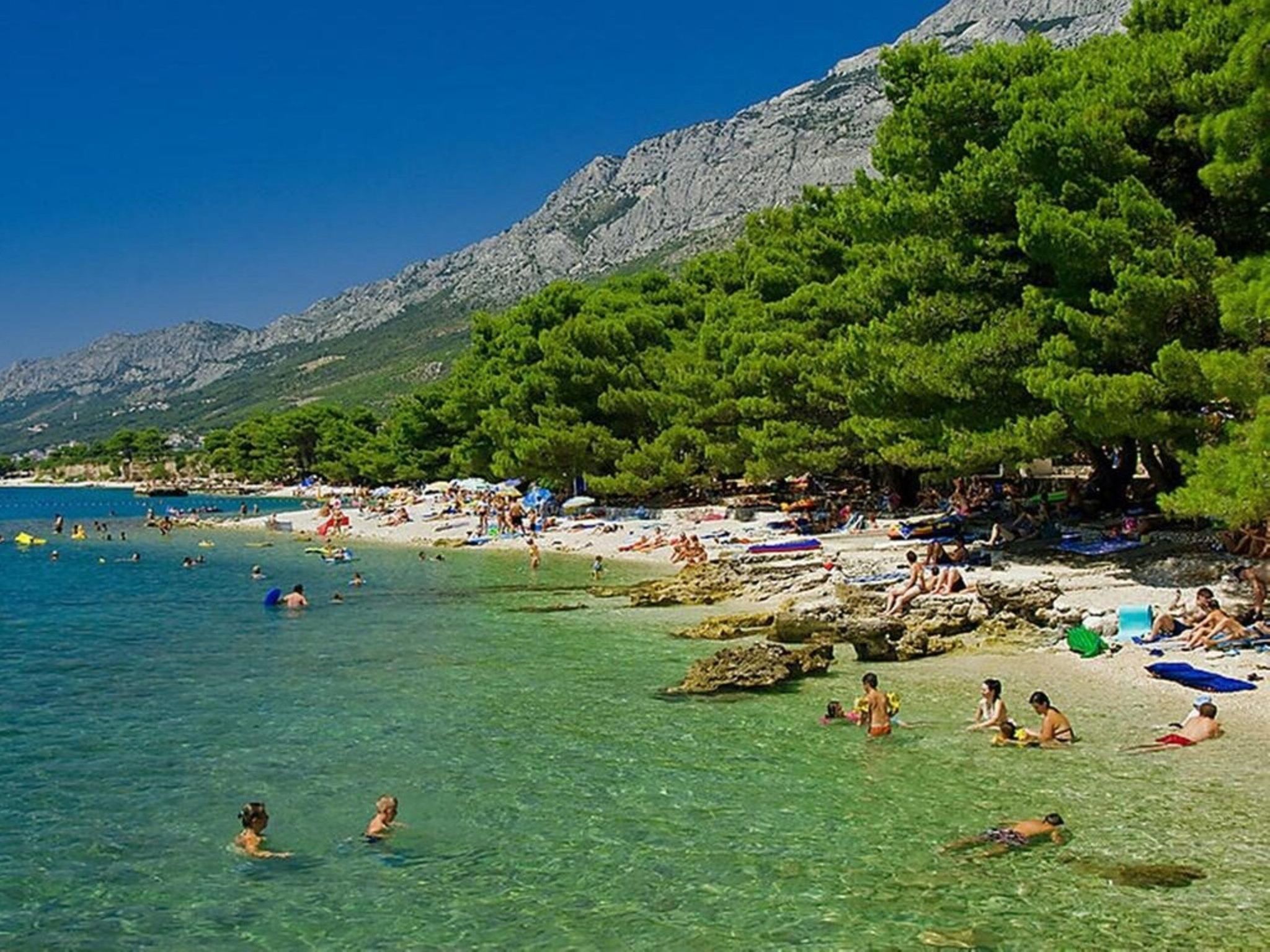 "Nikola" mit privatem Pool-Inside