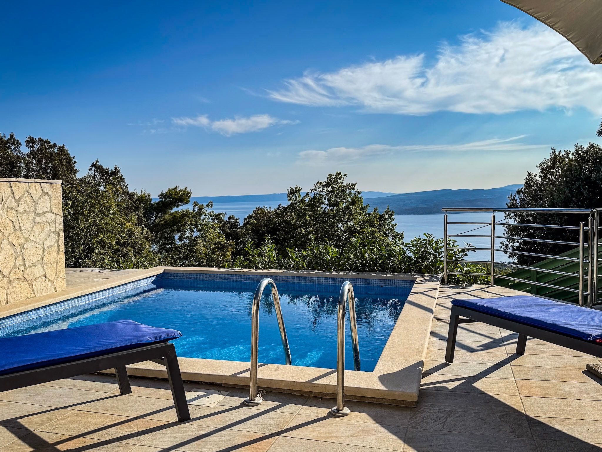 Günstiges Ferienhaus mit Pool und Meerblick-Inside