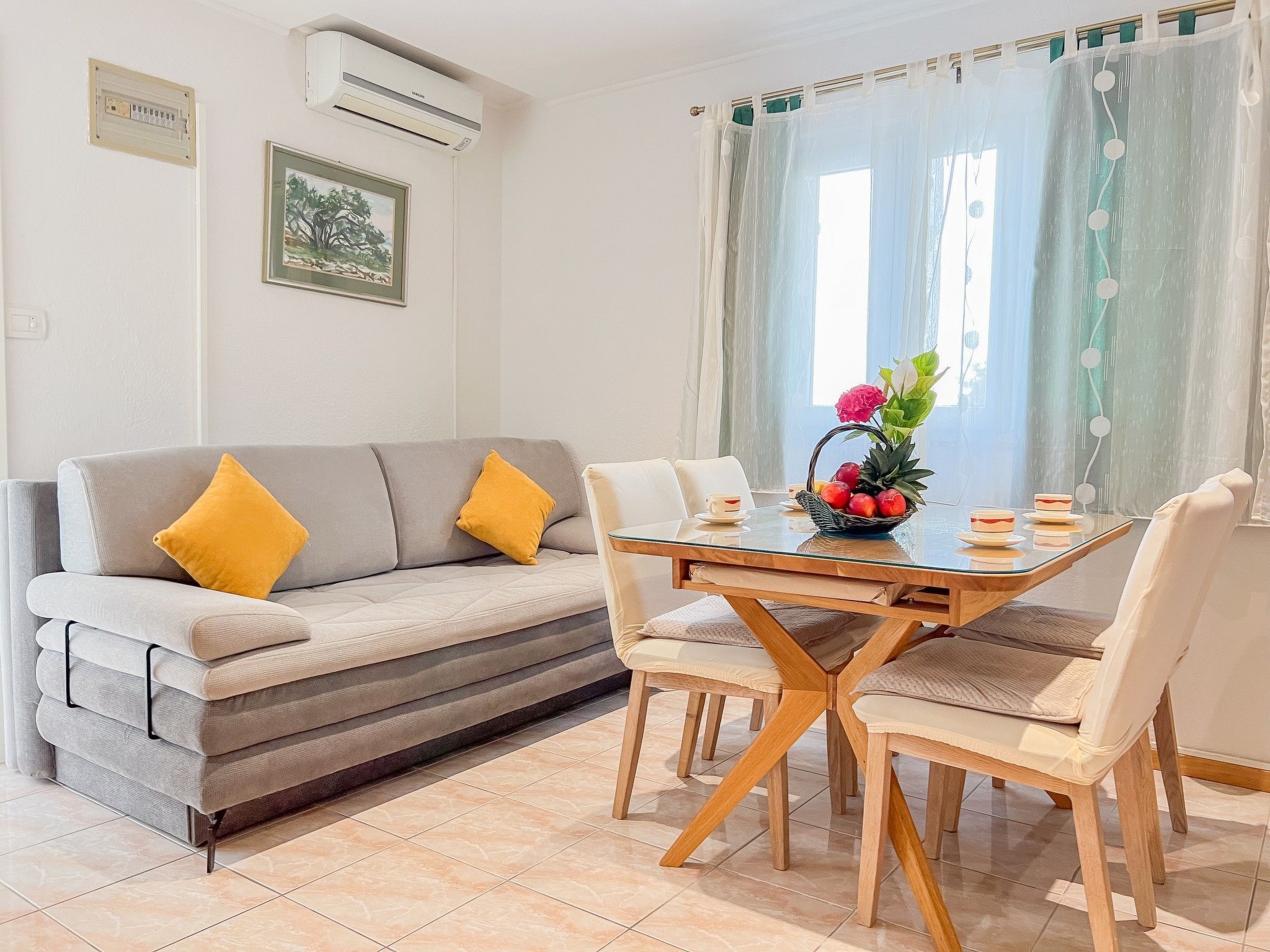 Günstiges Ferienhaus mit Pool und Meerblick-Inside