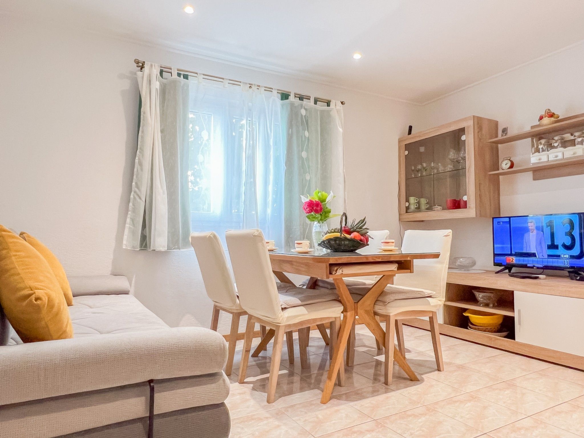 Günstiges Ferienhaus mit Pool und Meerblick