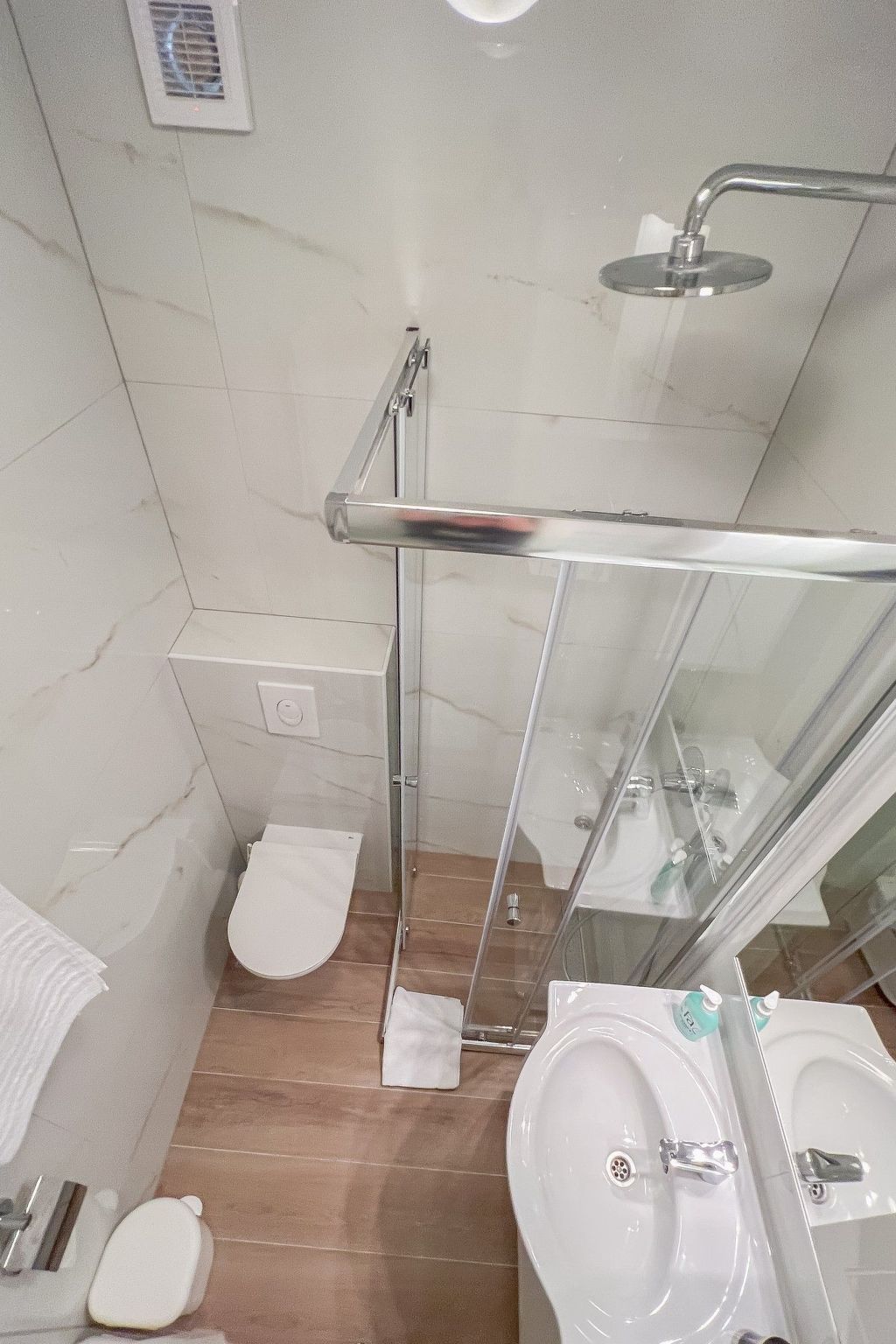 Günstiges Ferienhaus mit Pool und Meerblick-Inside