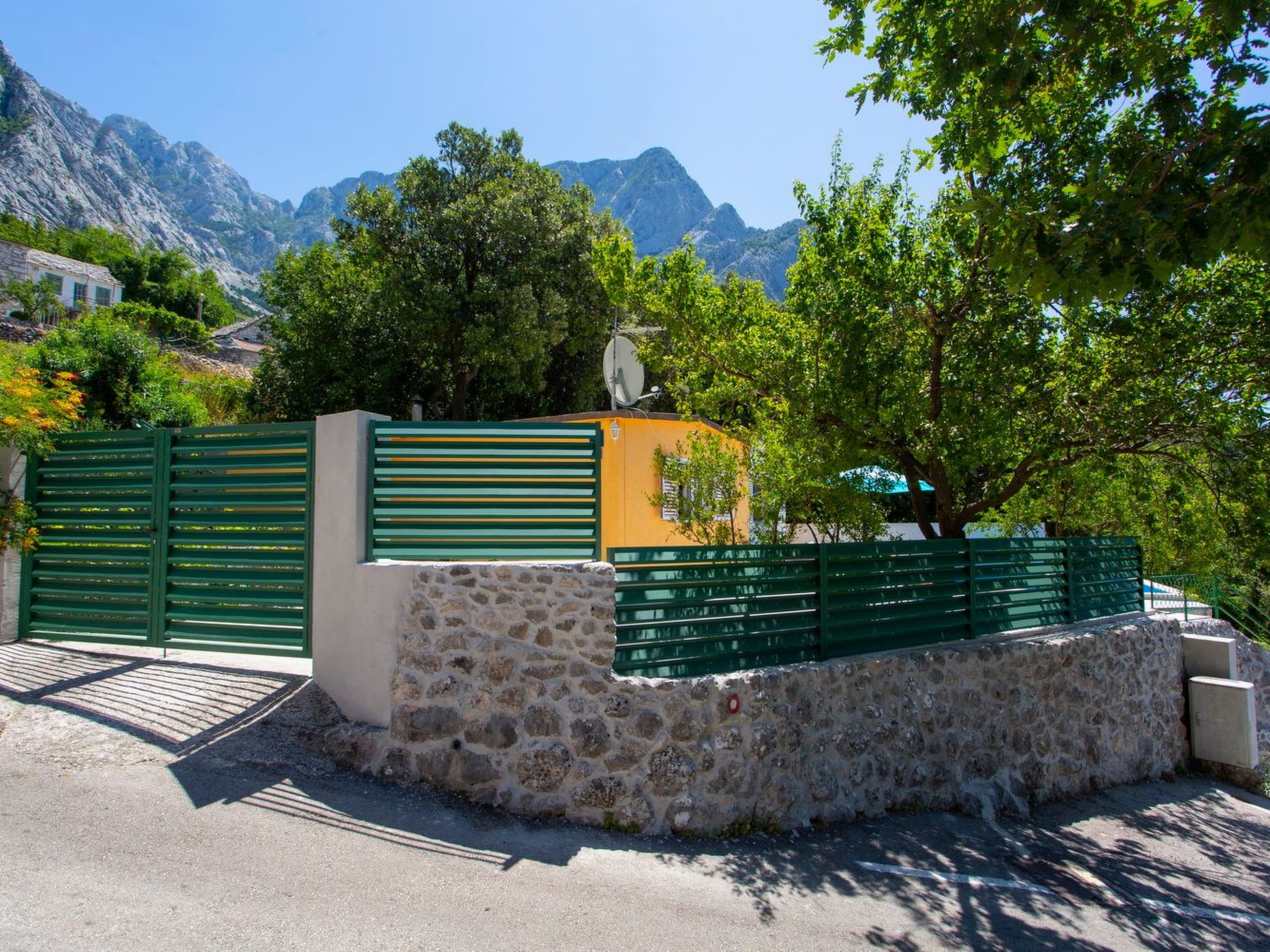 Günstiges Ferienhaus mit Pool und Meerblick-Inside