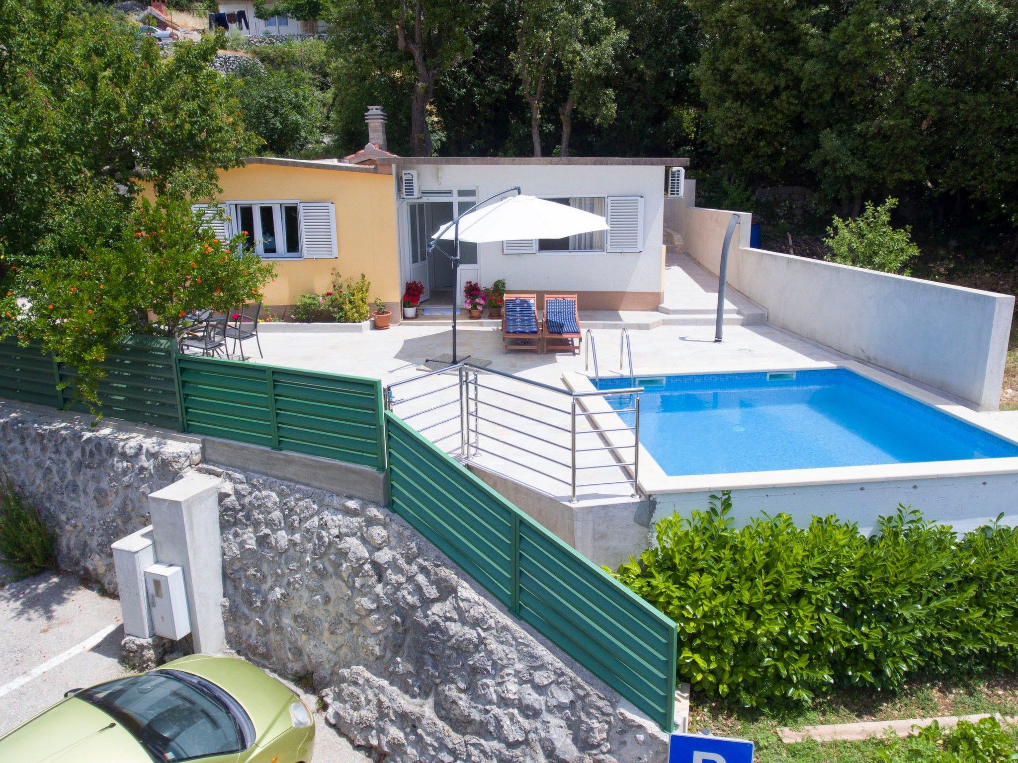 Günstiges Ferienhaus mit Pool und Meerblick-Inside