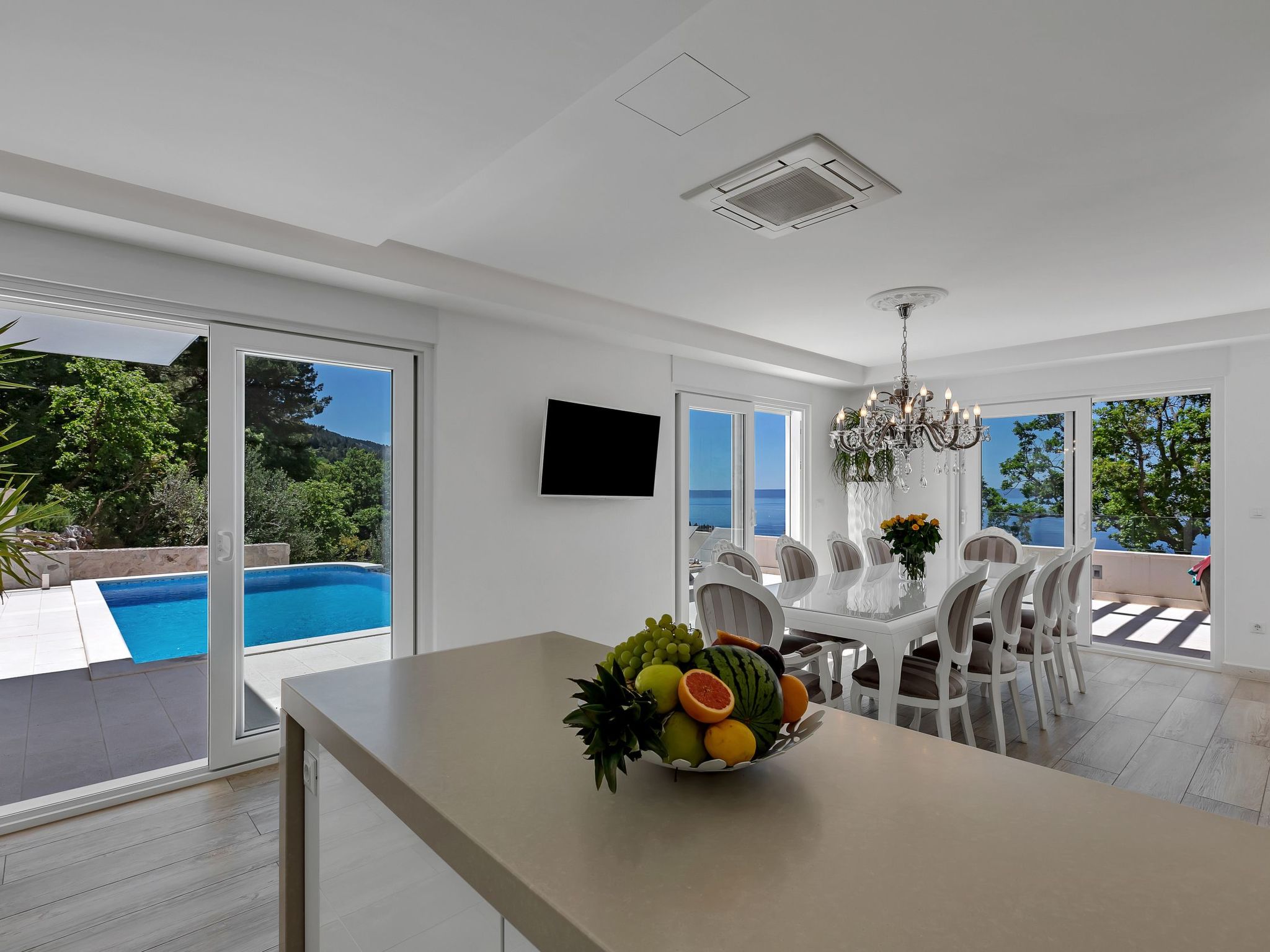 Mit Privatpool für 8 Personen  + 2 Kinder ca. 450 m² in Bast, Dalmatien (G-Inside